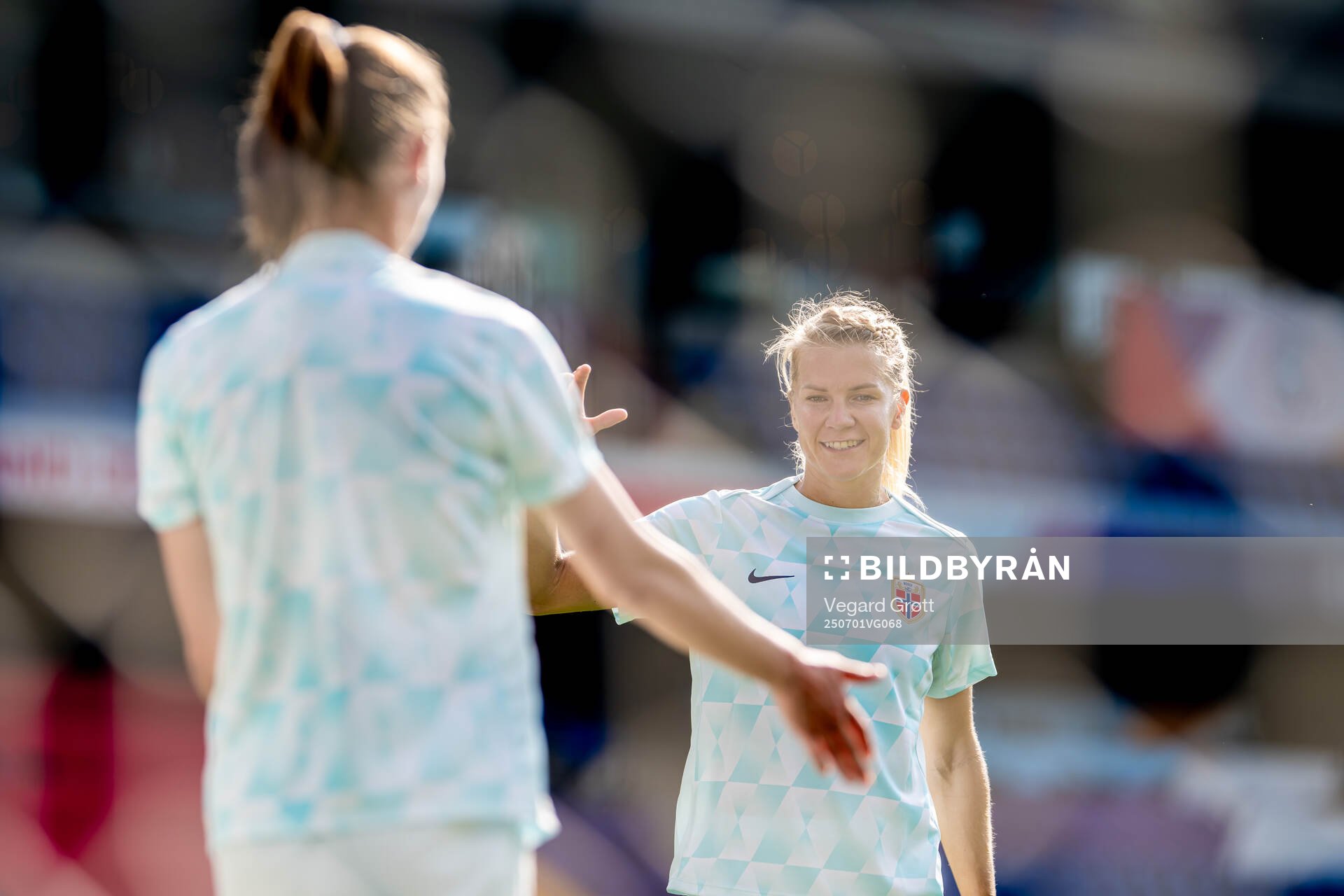 Caroline Graham Hansen and Ada Hegerberg of the Norwegian