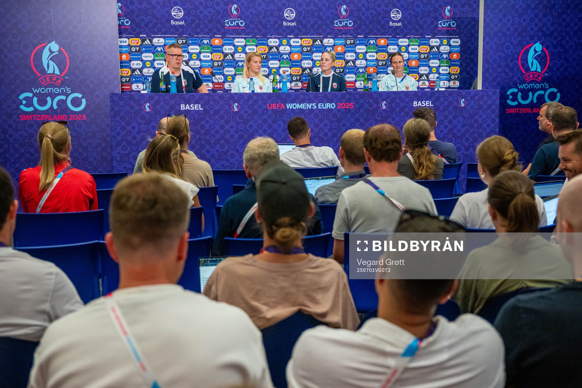 Media officer Henning Sverdrup, Ada Hegerberg, head coach