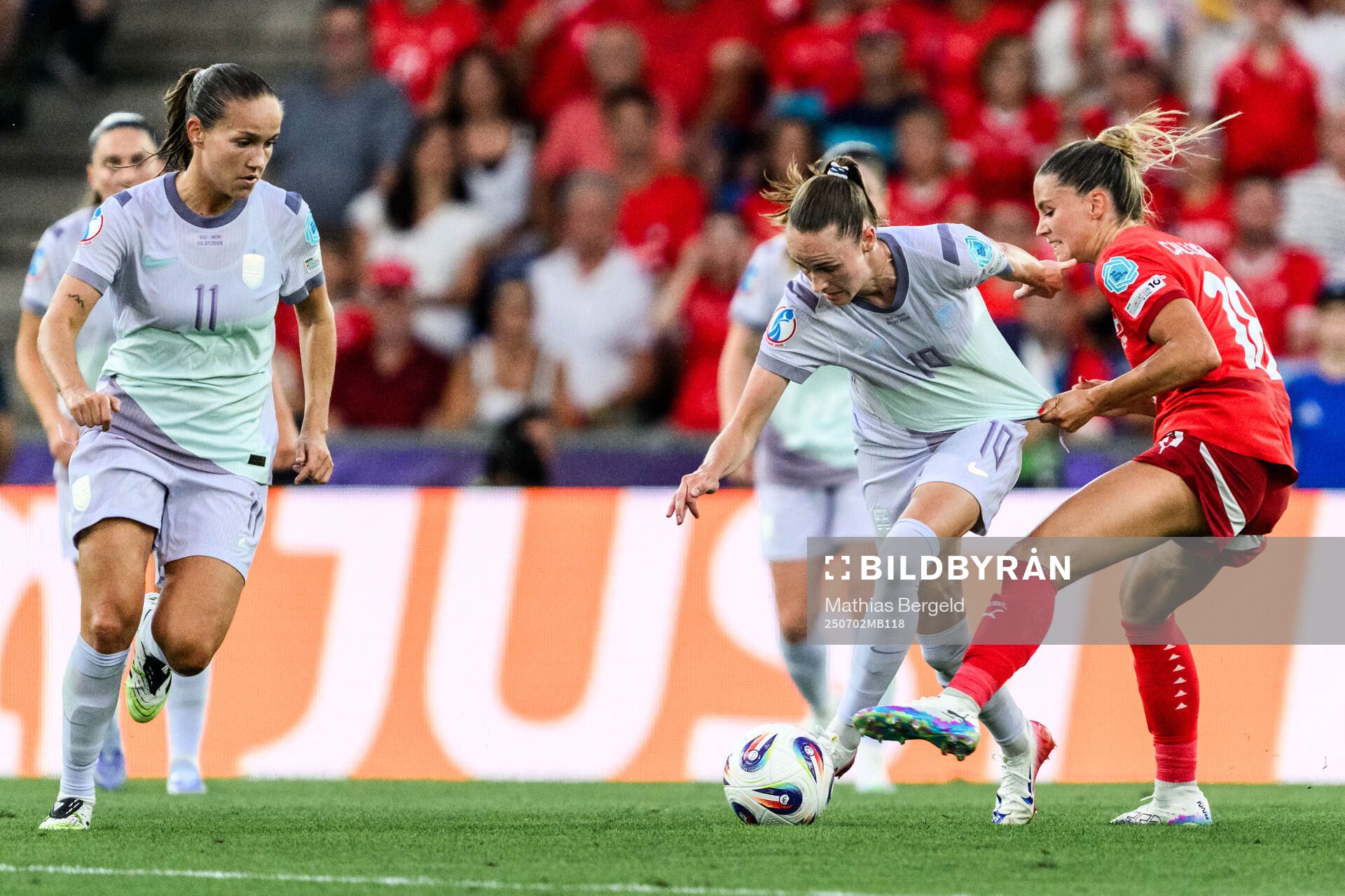 Guro Reiten and Caroline Graham Hansen of Norway and Viola