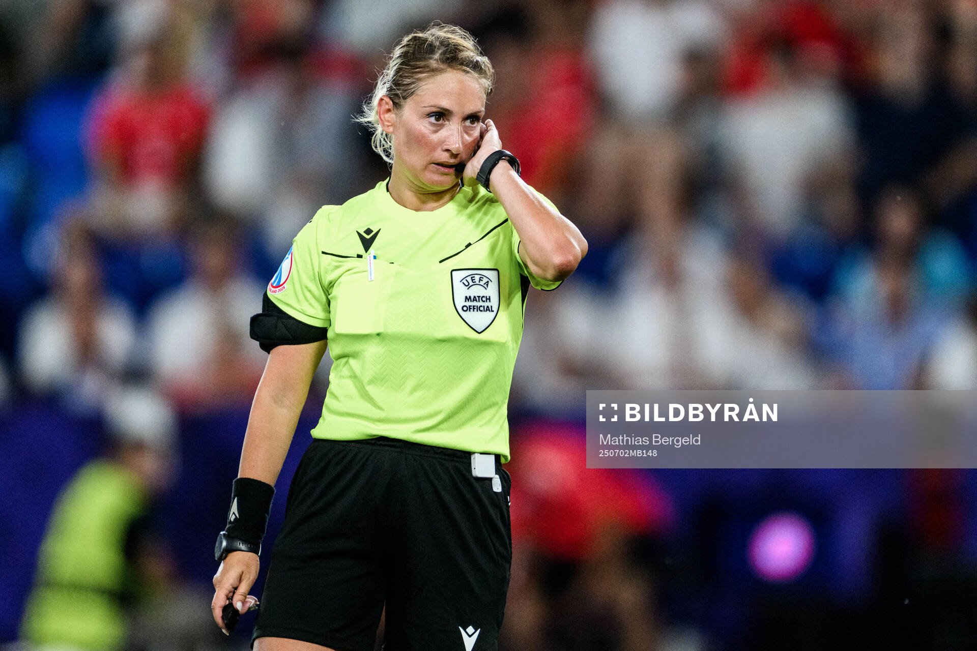 Referee Alina Pesu