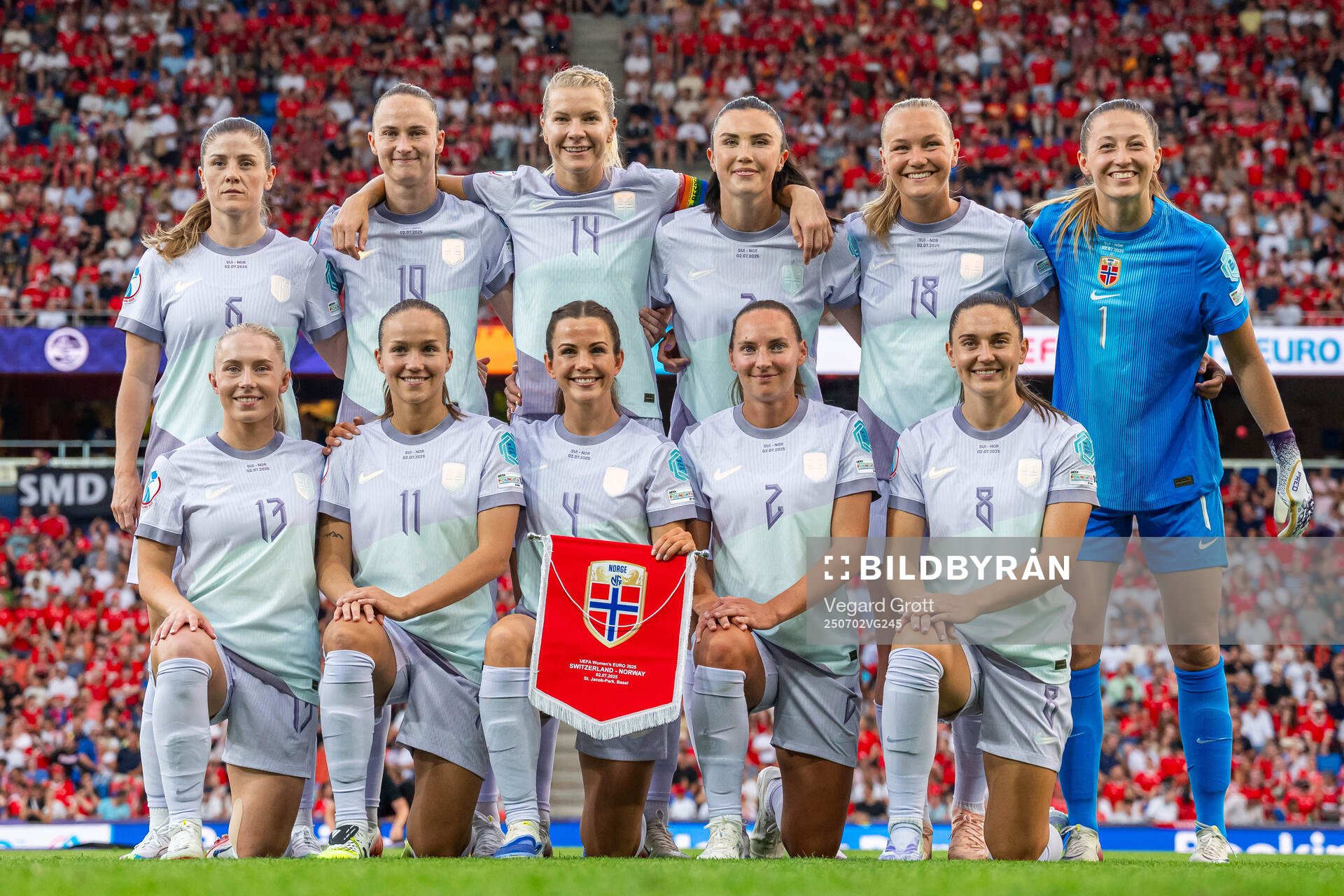 The starting eleven of Norway pose for a team photo