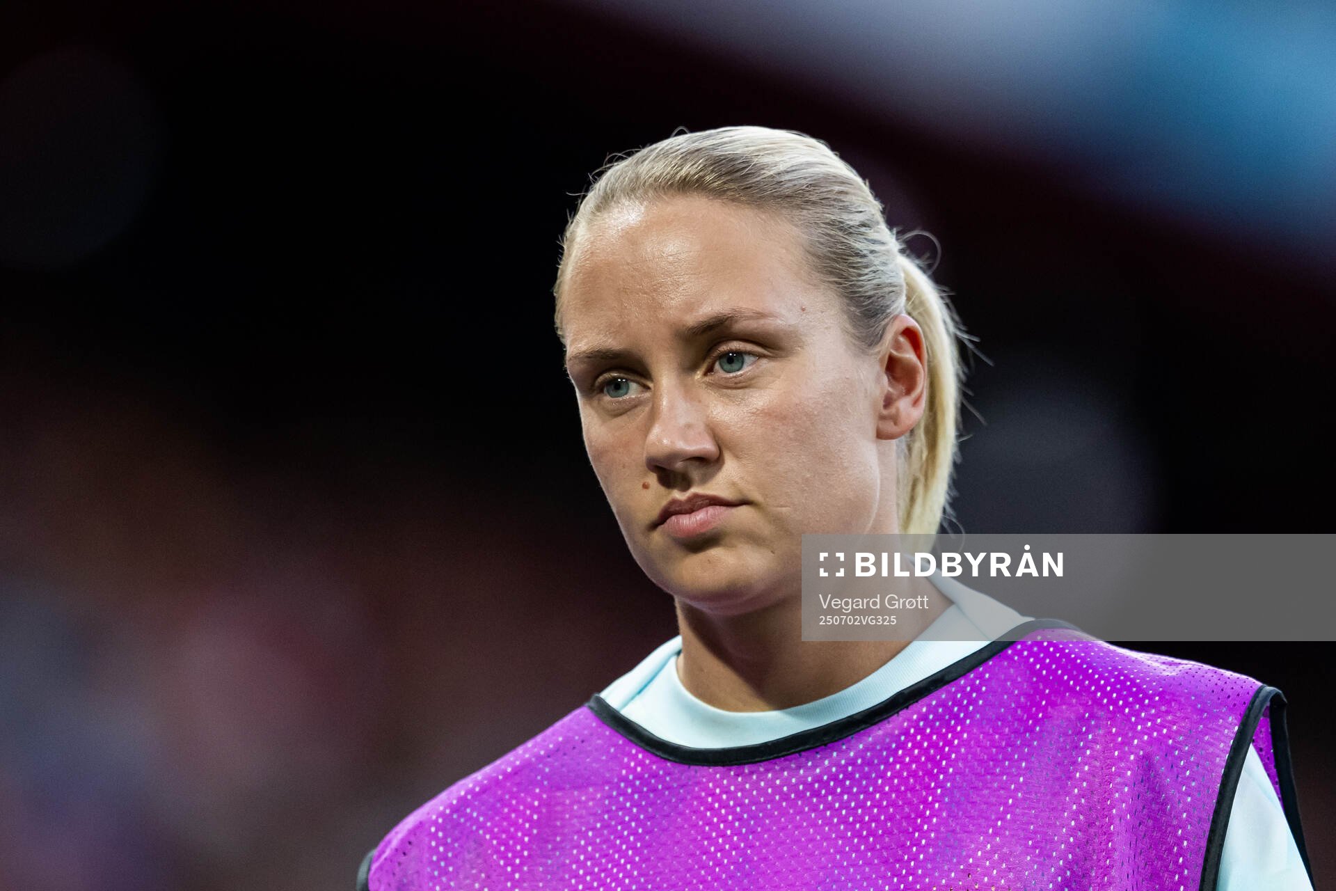 Lisa Naalsund of Norway warms up