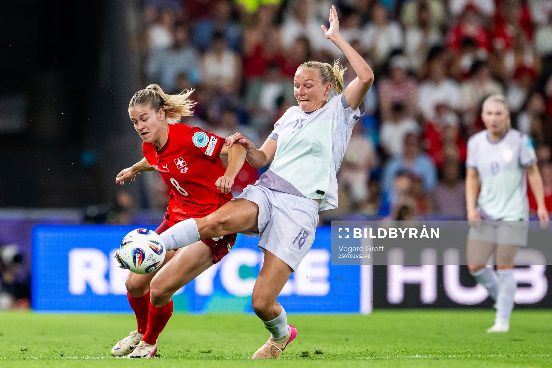 Nadine Riesen of Switzerland and Frida Maanum of Norway