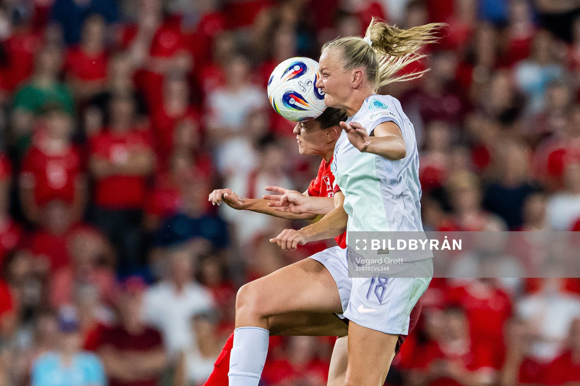 Nadine Riesen of Switzerland and Frida Maanum of Norway