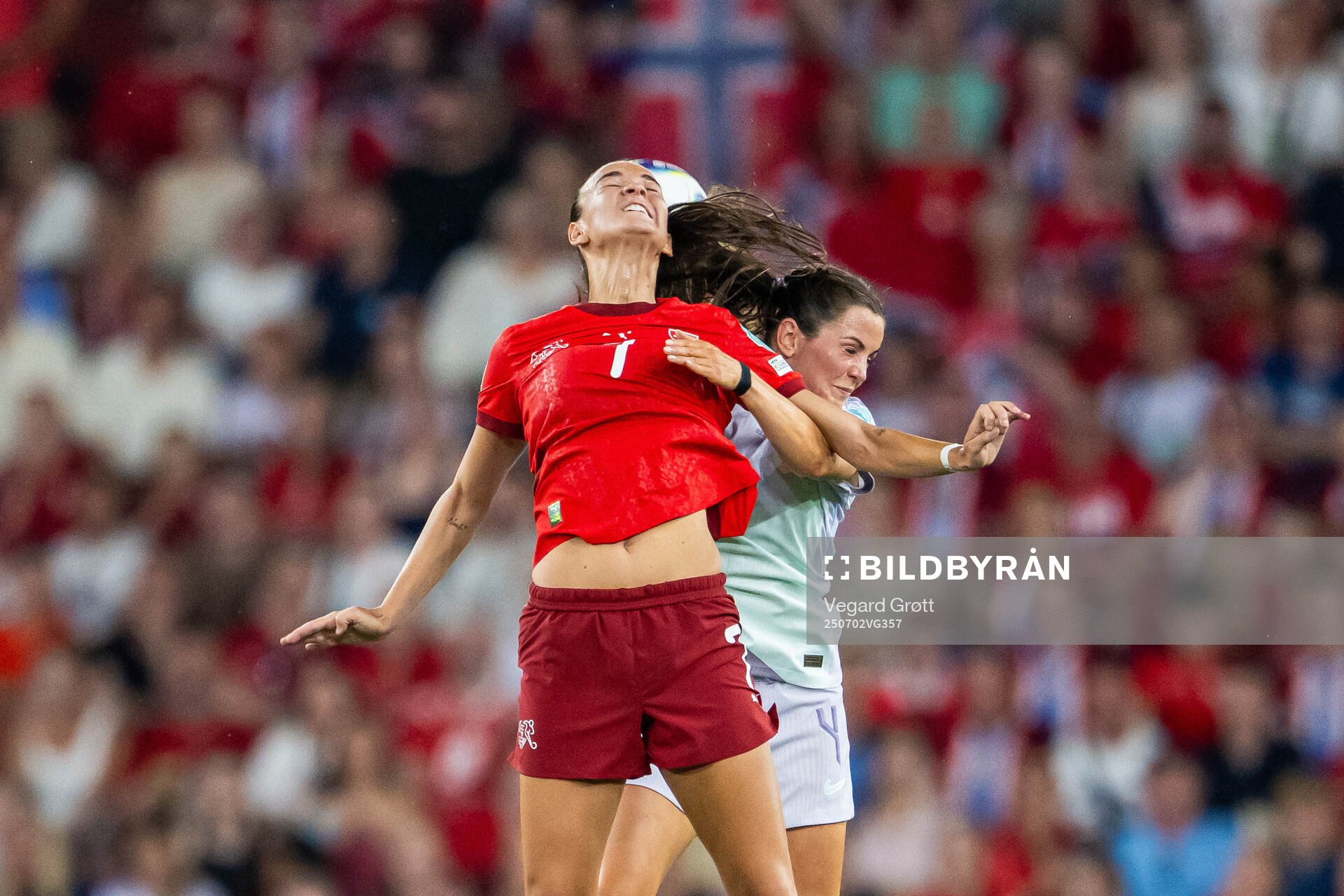 Riola Xhemaili of Switzerland and Tuva Hansen of Norway