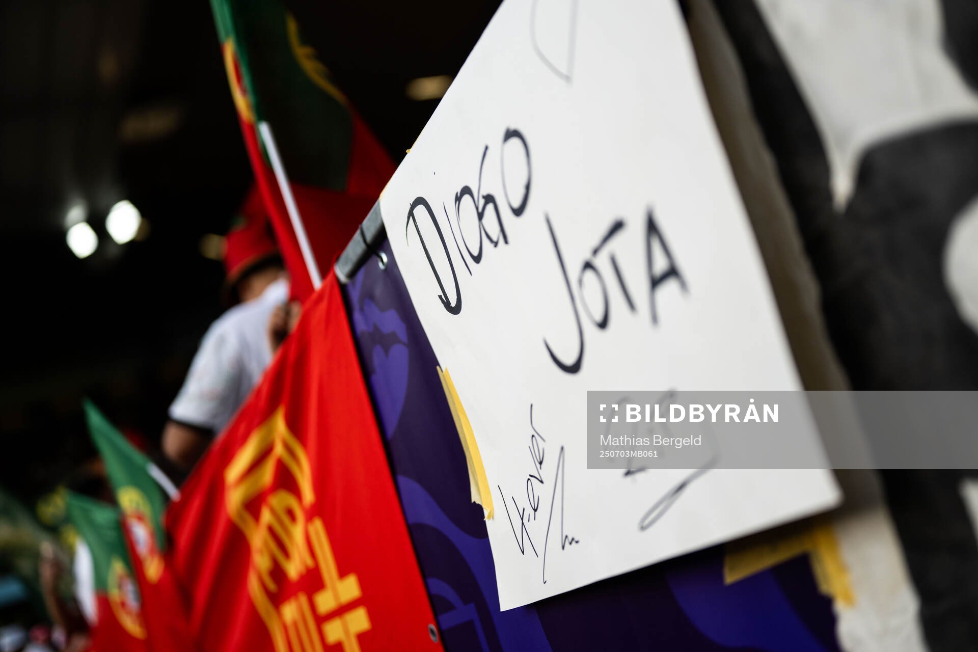 A sign honoring Diogo Jota