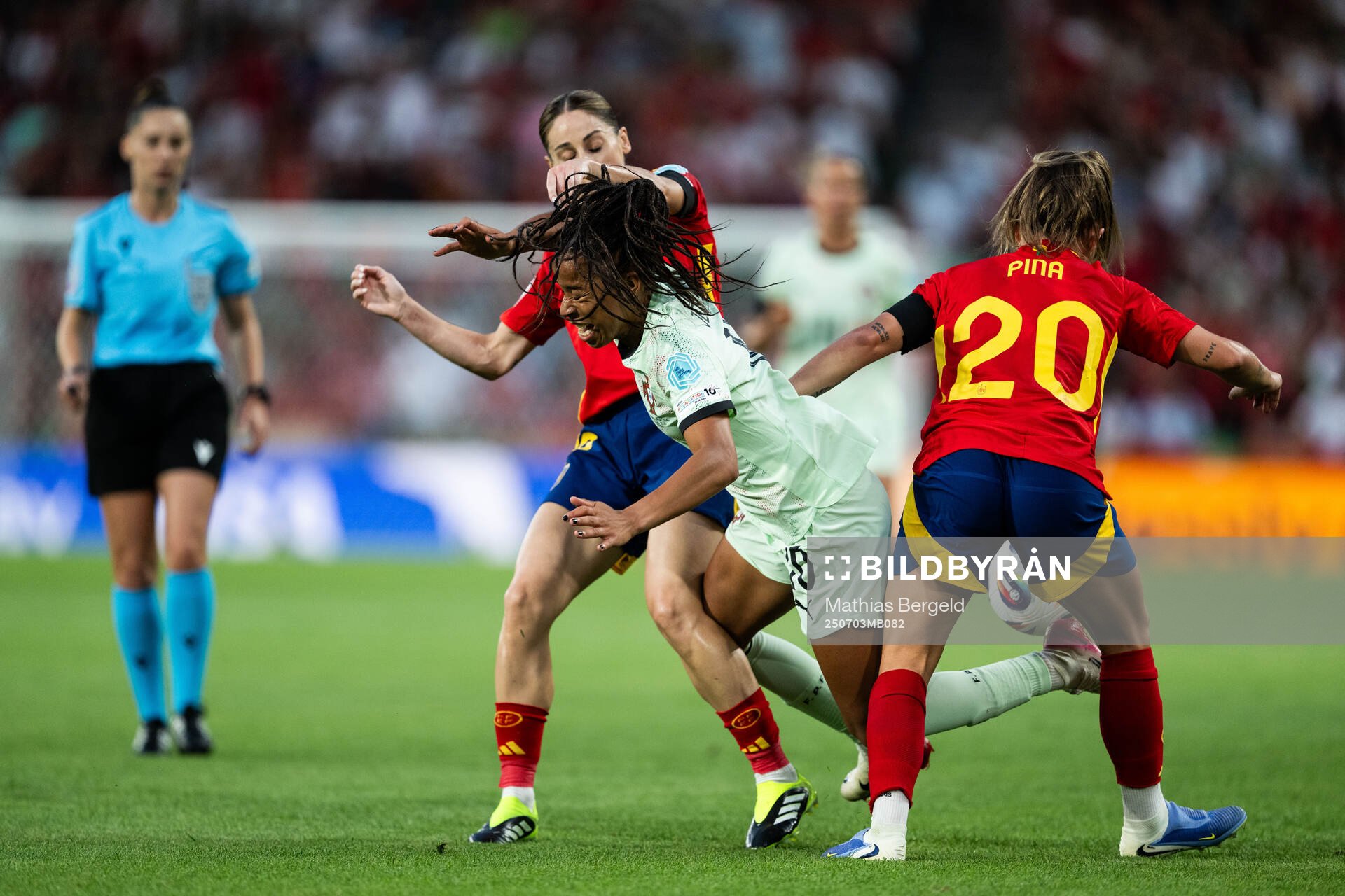 Esther Gonzalez Rodriguez and Claudia Pina of Spain against