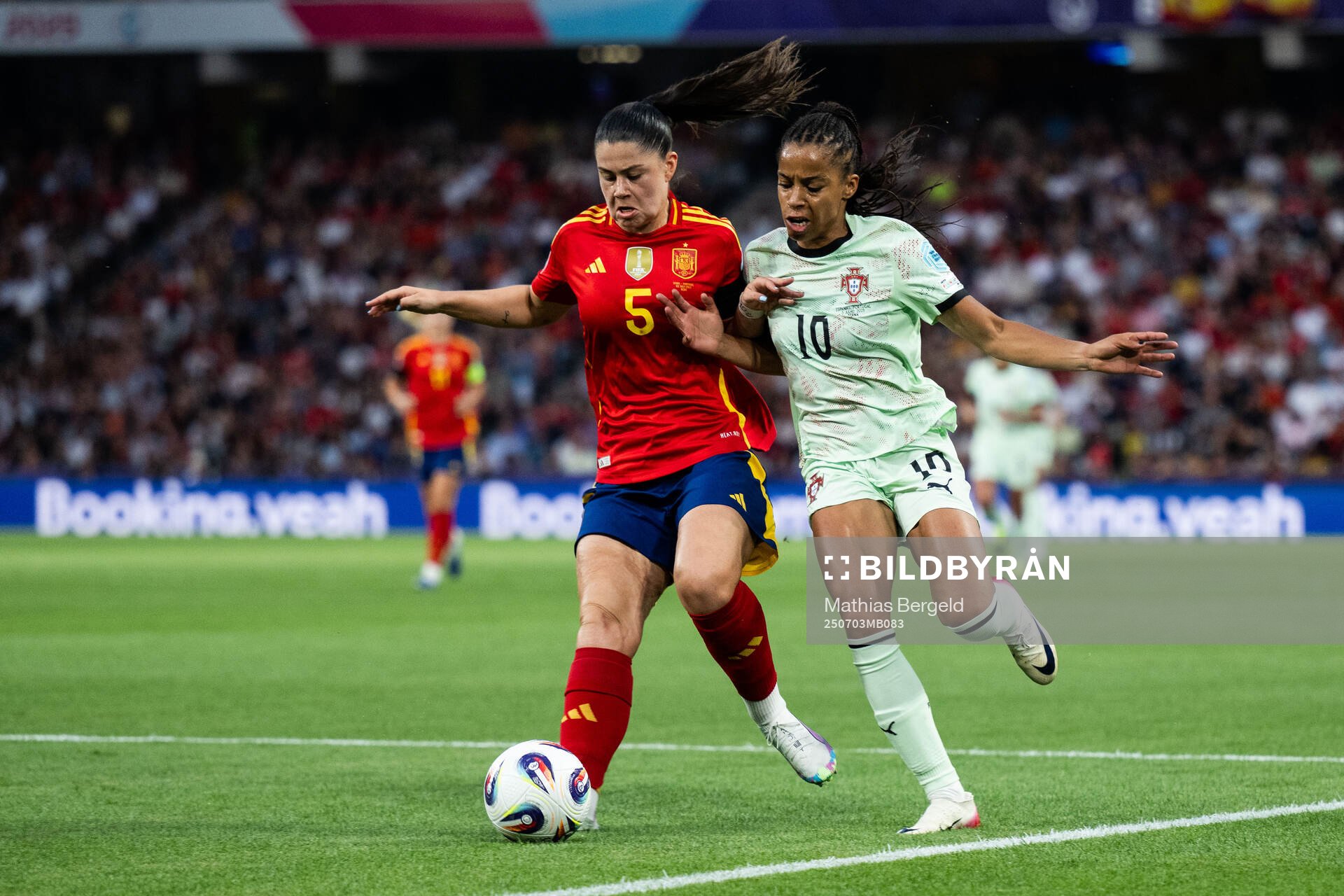 Maria Fernandez of Spain and Jessica Da Silva of Portugal