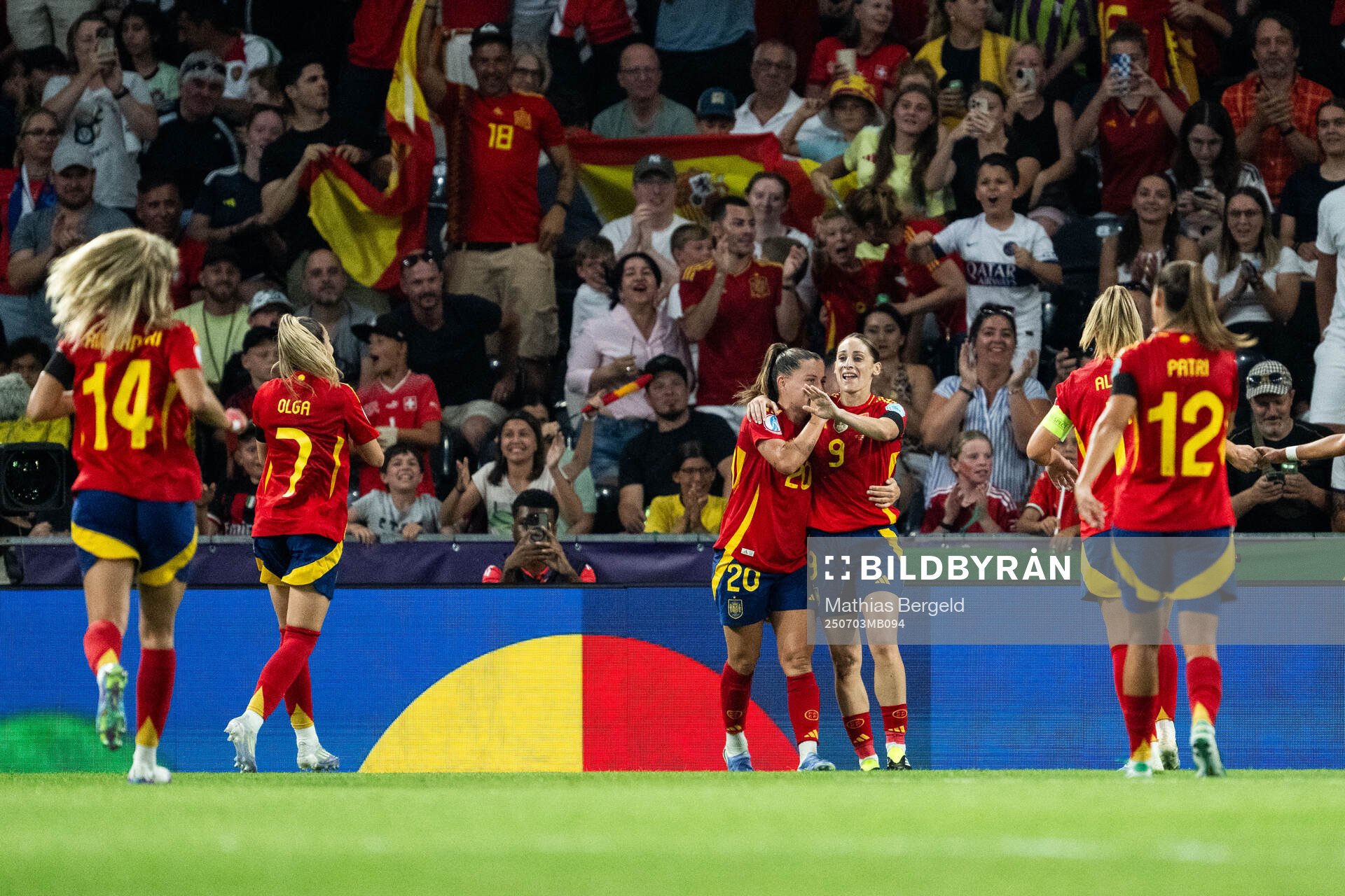 Claudia Pina and Esther Gonzalez Rodriguez of Spain