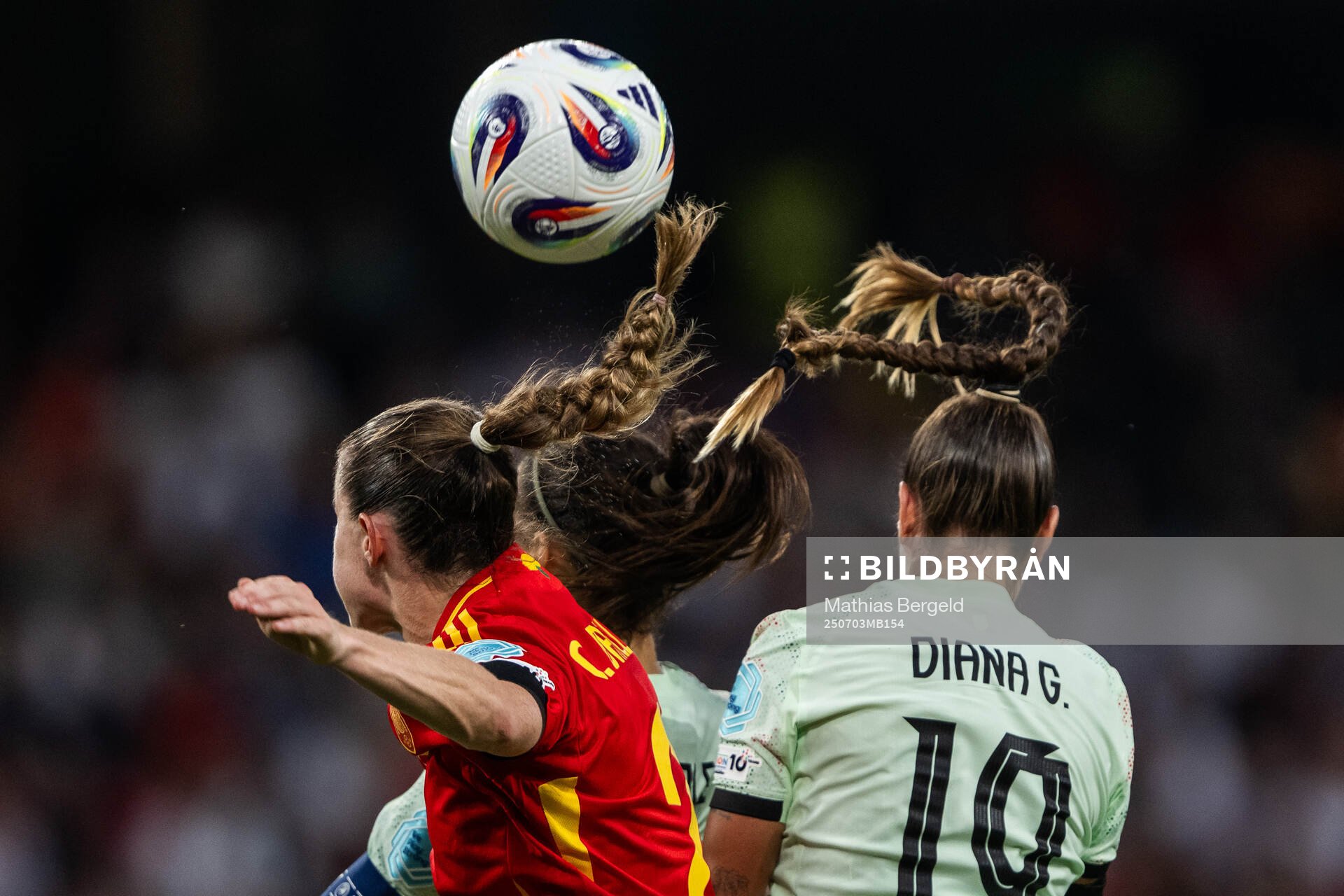 Ona Batlle of Spain and Diana Gomes of Portugal