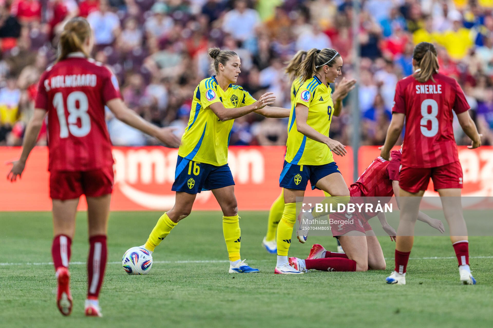 Filippa Angeldahl and Kosovare Asllani of Sweden