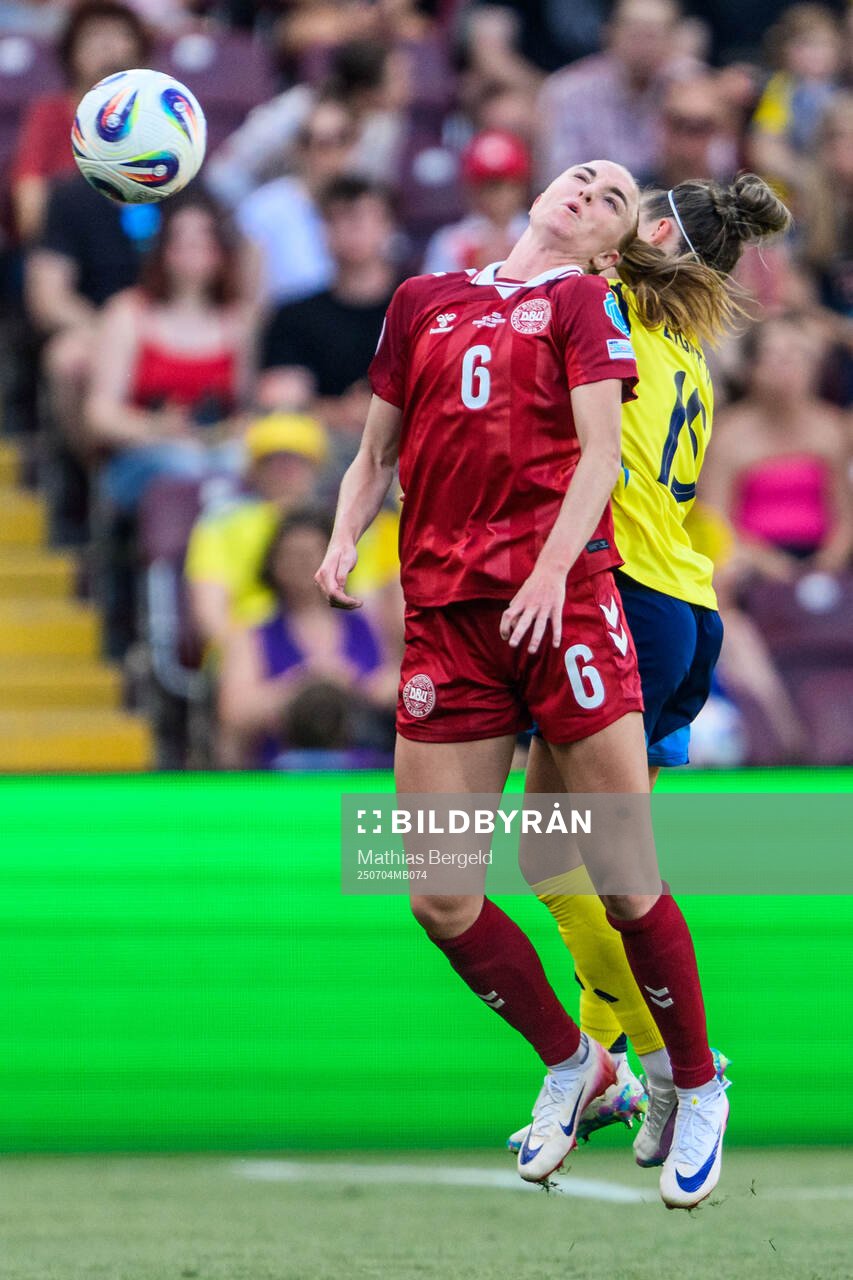 Karen Holmgaard of Denmark and Julia Zigiotti Olme of Sweden