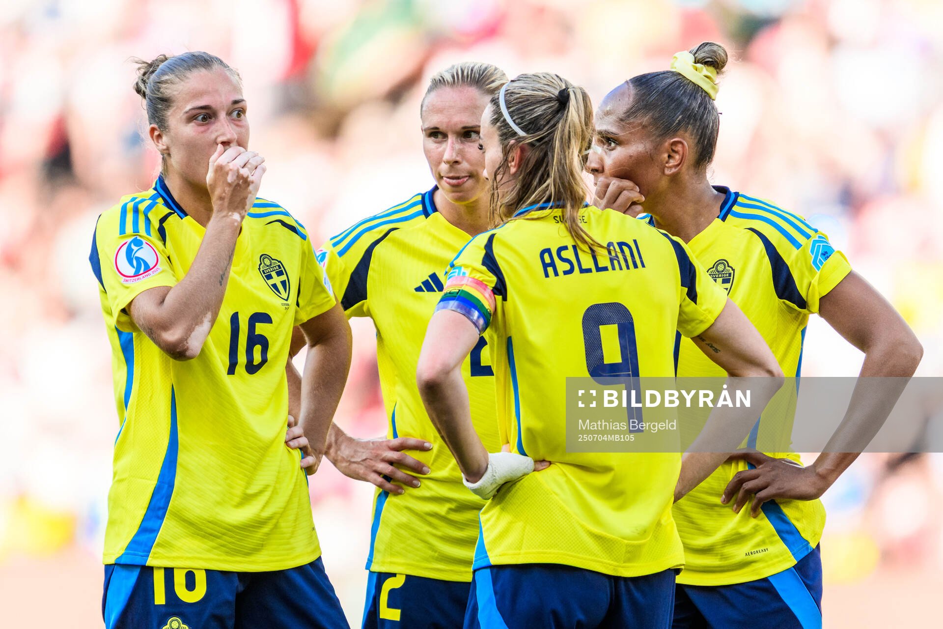 Filippa Angeldahl, Jonna Andersson, Kosovare Asllani and