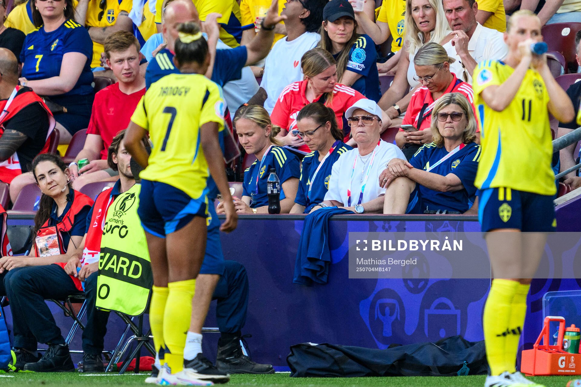 Matilda Vinberg, squipment manager Sara Thunebro, head of