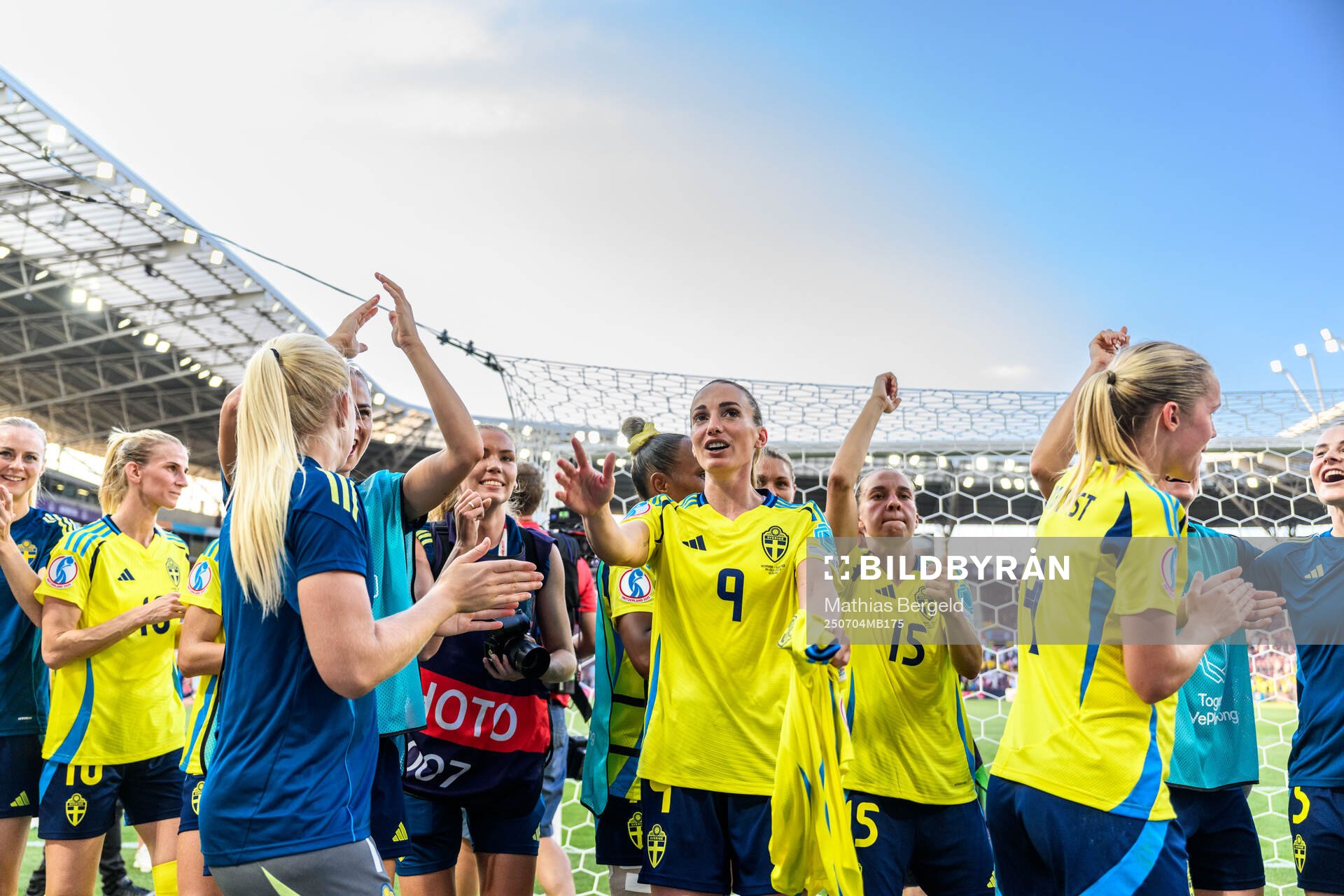 Kosovare Asllani of Sweden celebrates with teammates