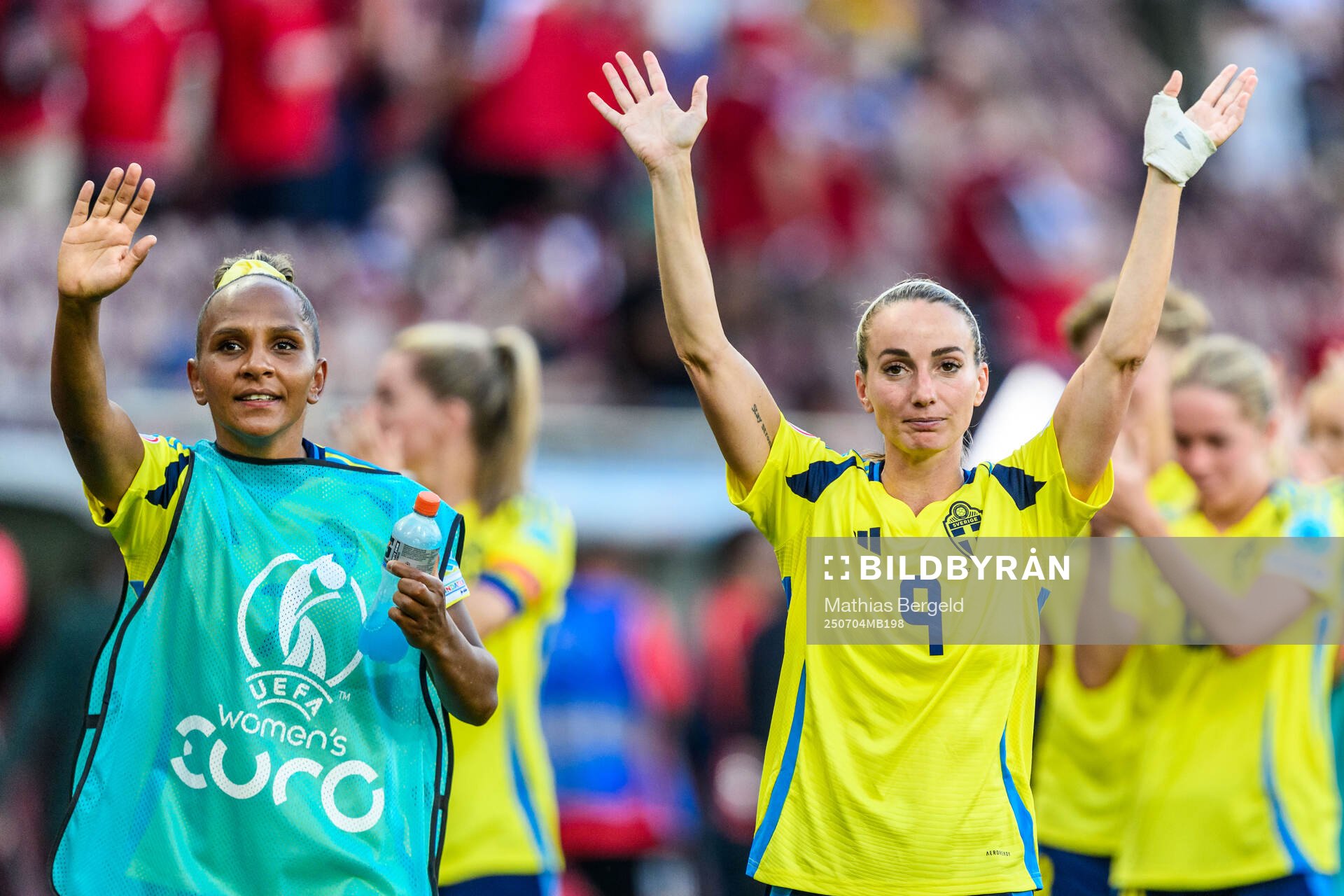 Madelen Janogy and Kosovare Asllani of Sweden celebrates