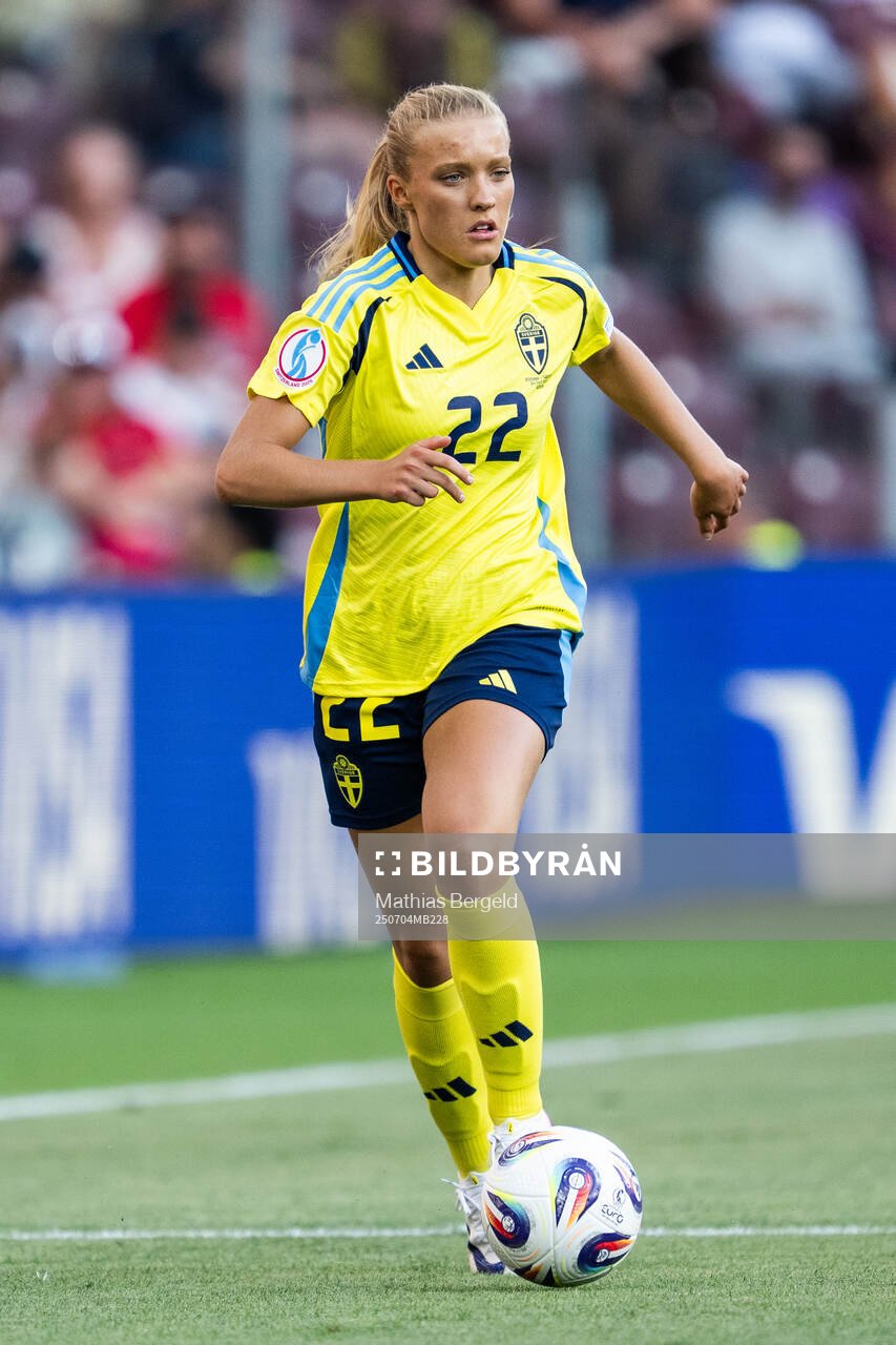Smilla Holmberg of Sweden