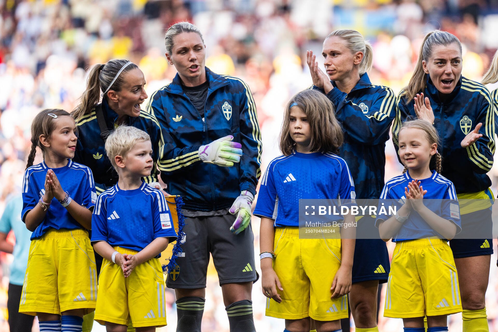 Kosovare Asllani, goalkeeper Jennifer Falk, Jonna