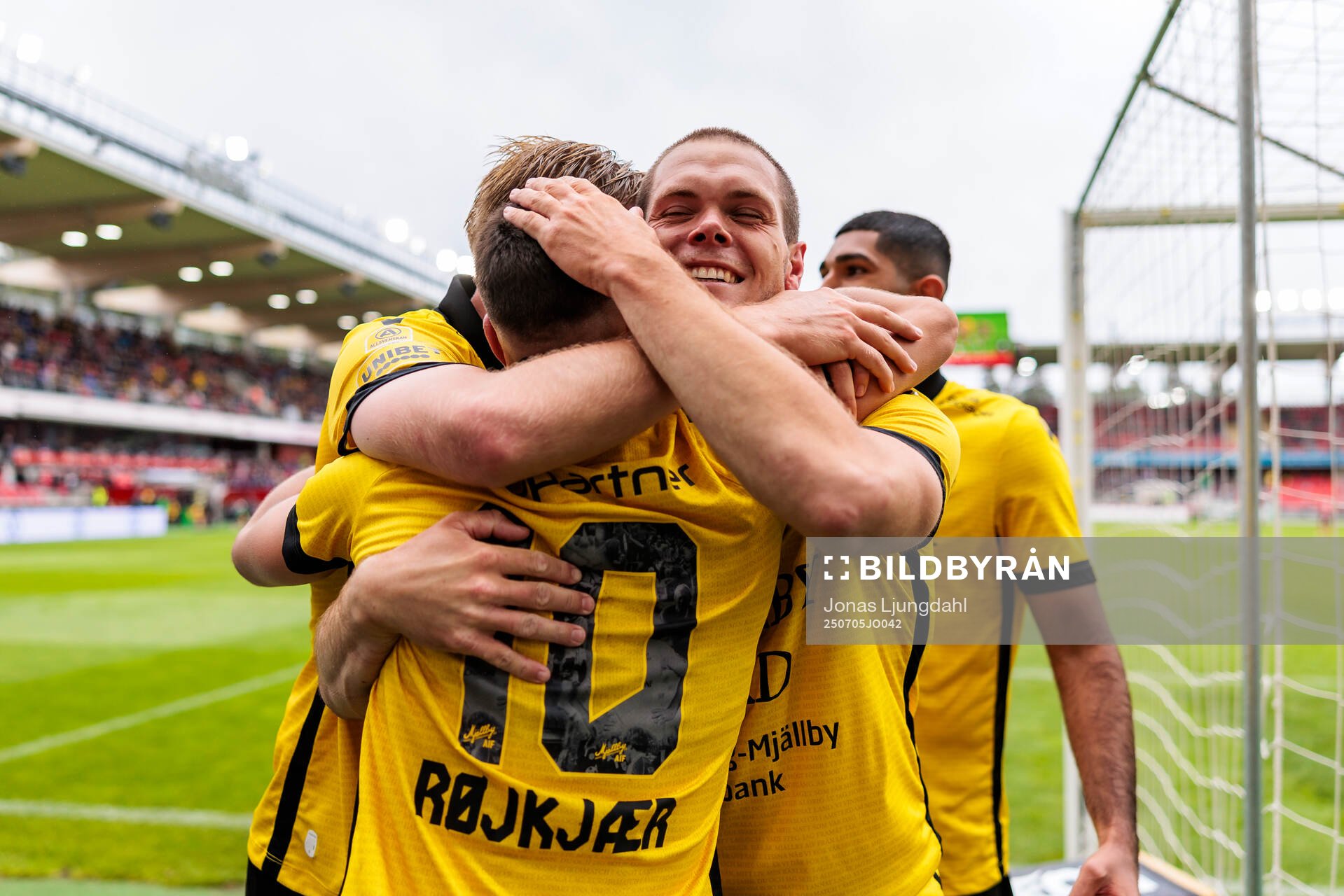 Mjällbys Jacob Bergström jublar
