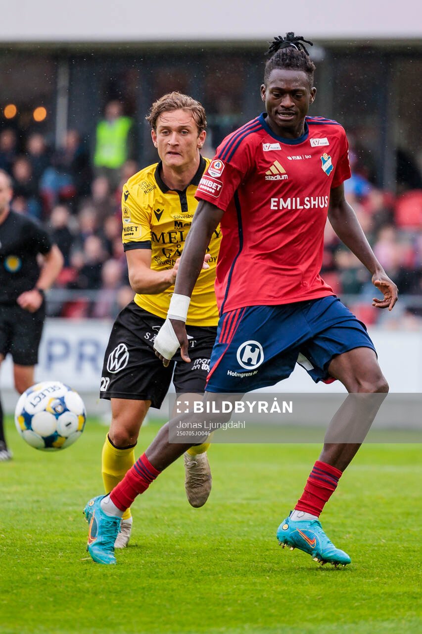 Mjällbys Ludvig Tidstrand och Östers Kingsley Gyamfi