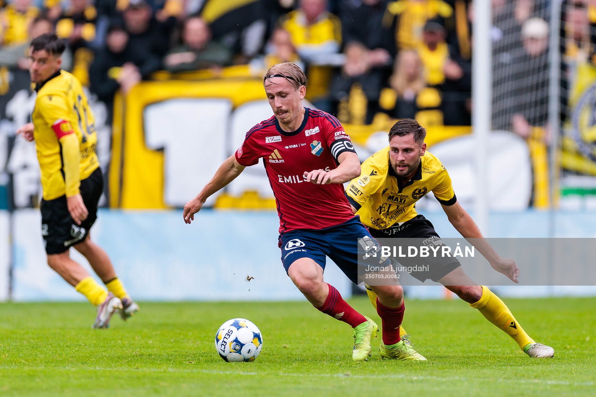 Östers David Seger och Mjällbys Axel Norén