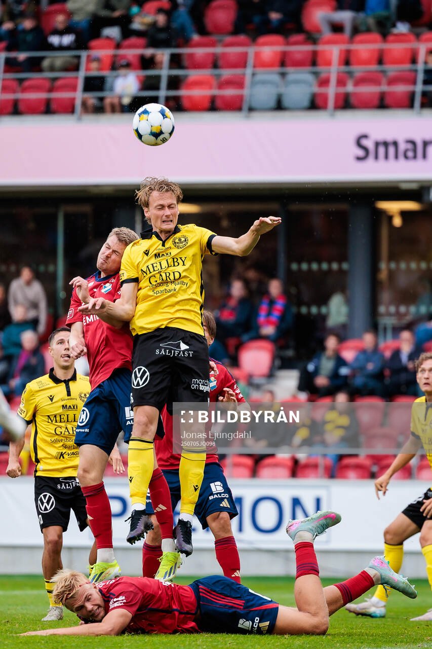 Östers Magnus Christensen, Mattis Adolfsson och Mjällbys