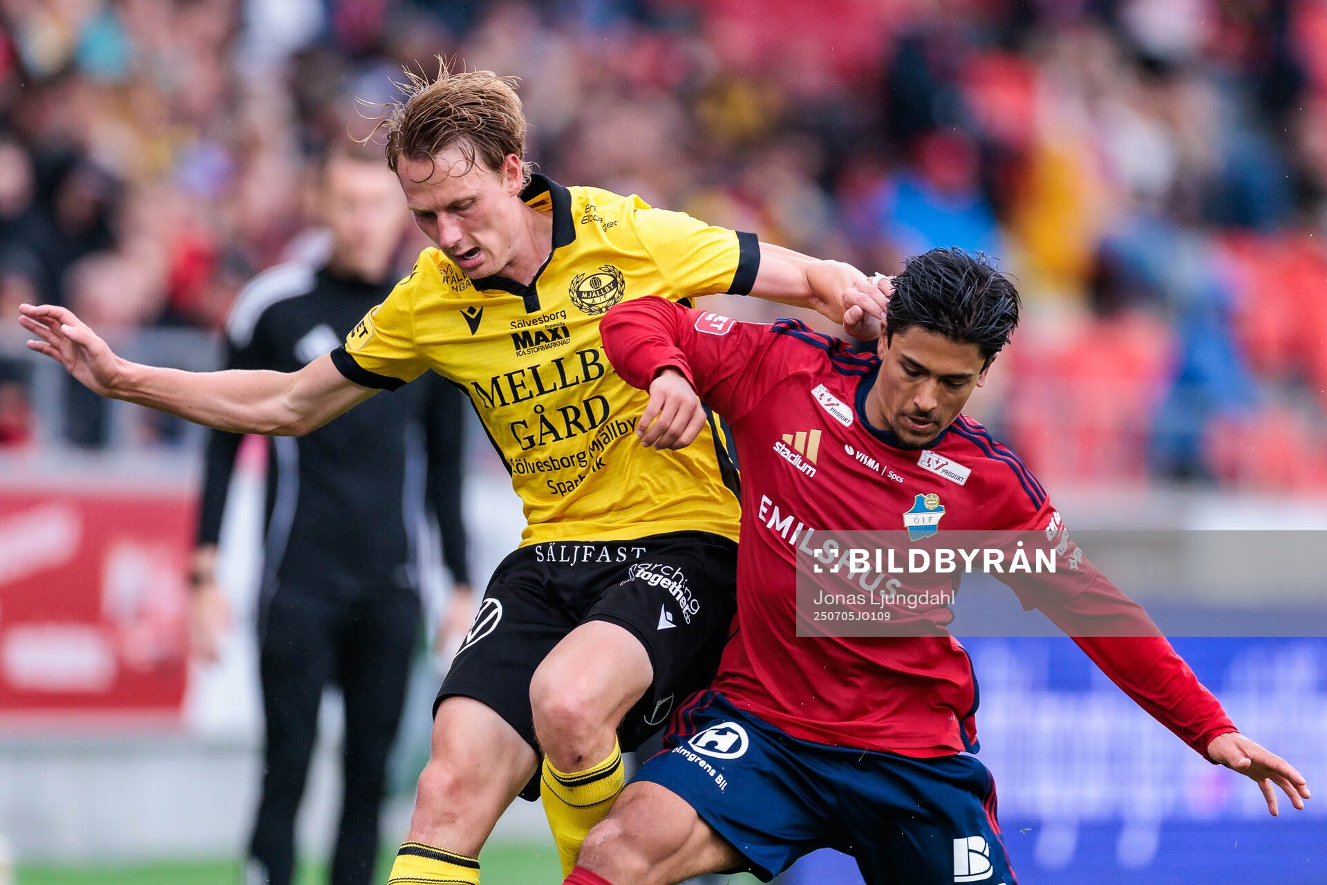 Mjällbys Alexander Johansson och Östers Lukas Bergquist