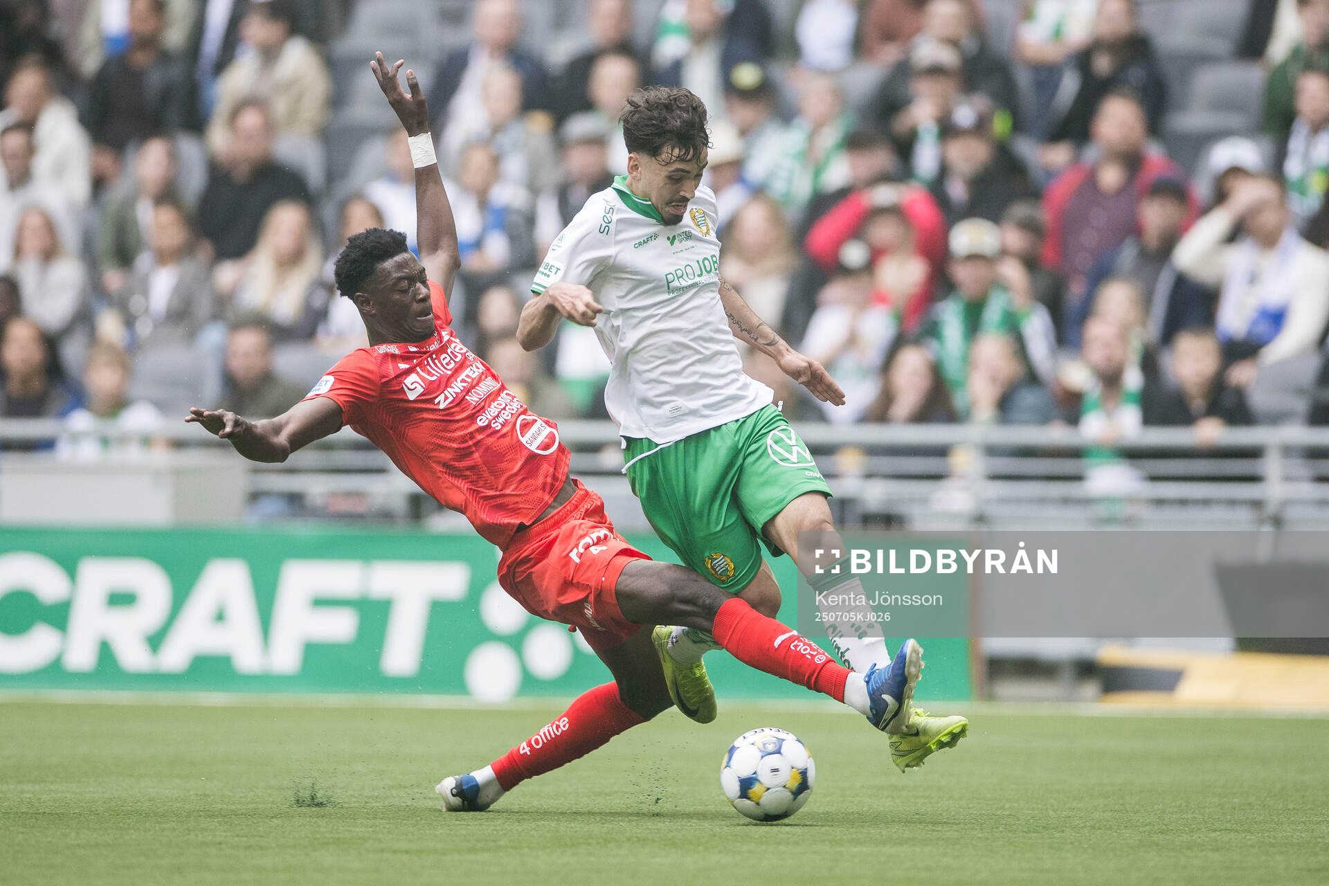 Värnamos Rufai Mohammed och Hammarbys Sebastian Tounekti