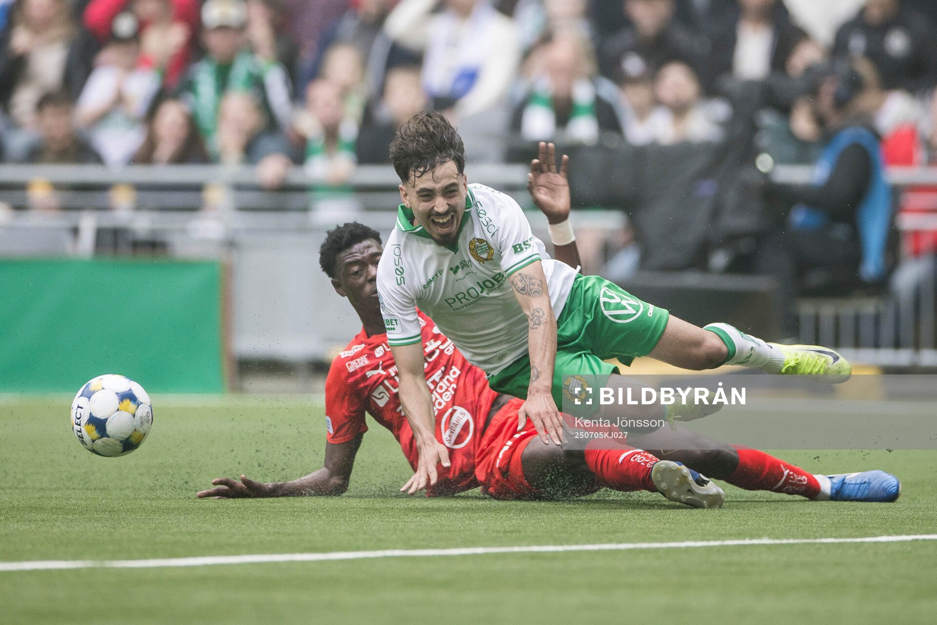 Värnamos Rufai Mohammed och Hammarbys Sebastian Tounekti