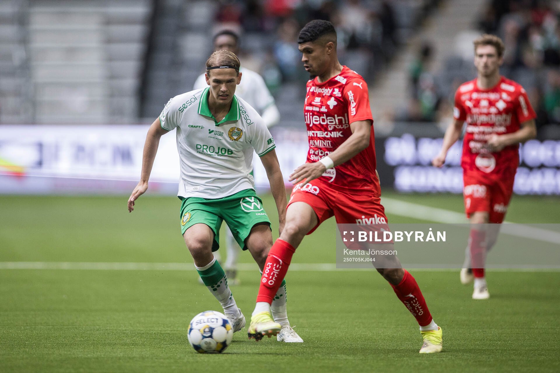 Hammarbys Markus Karlsson och Värnamos Luke Le Roux
