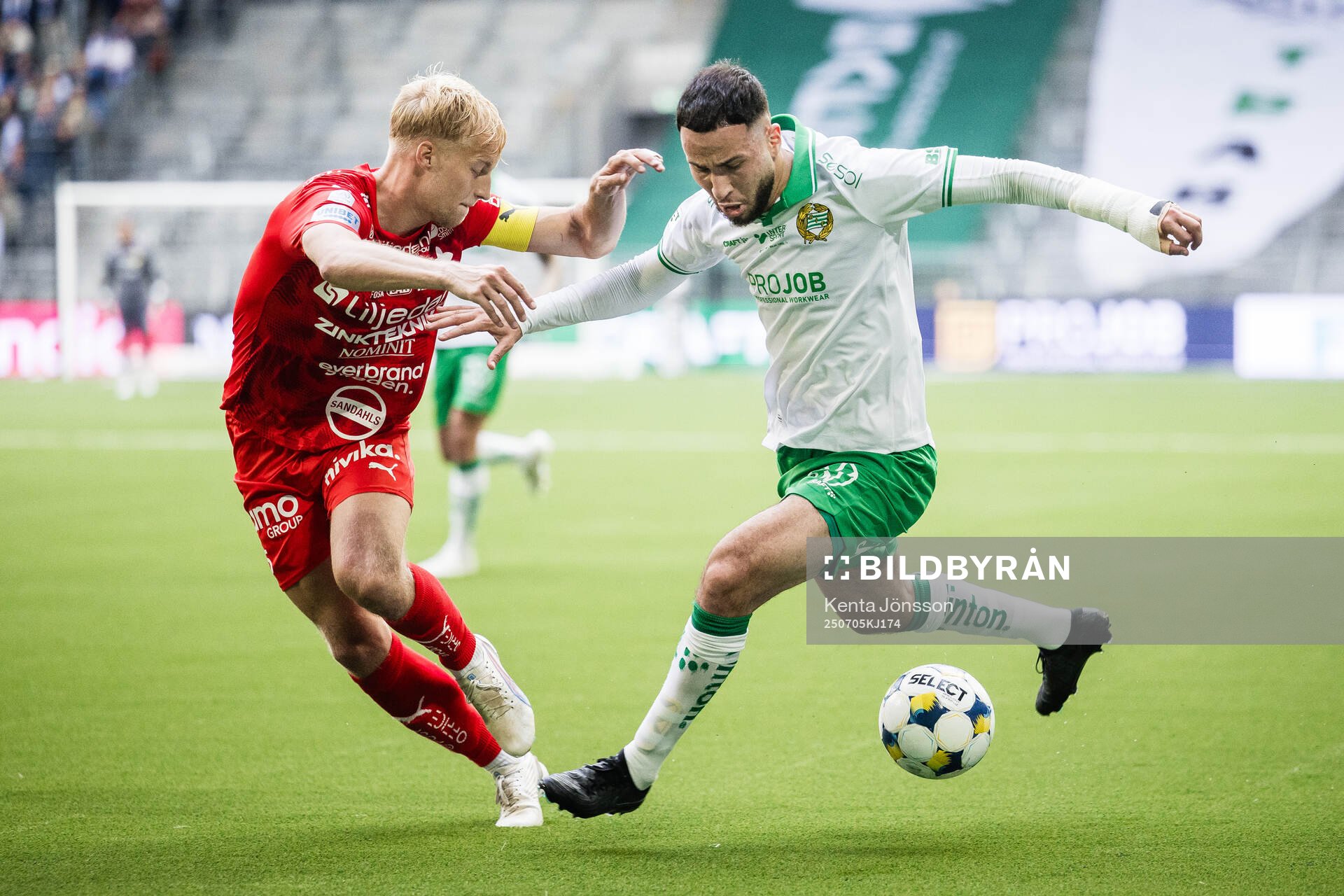 Värnamos Victor Larsson och Hammarbys Abdelrahman Boudah