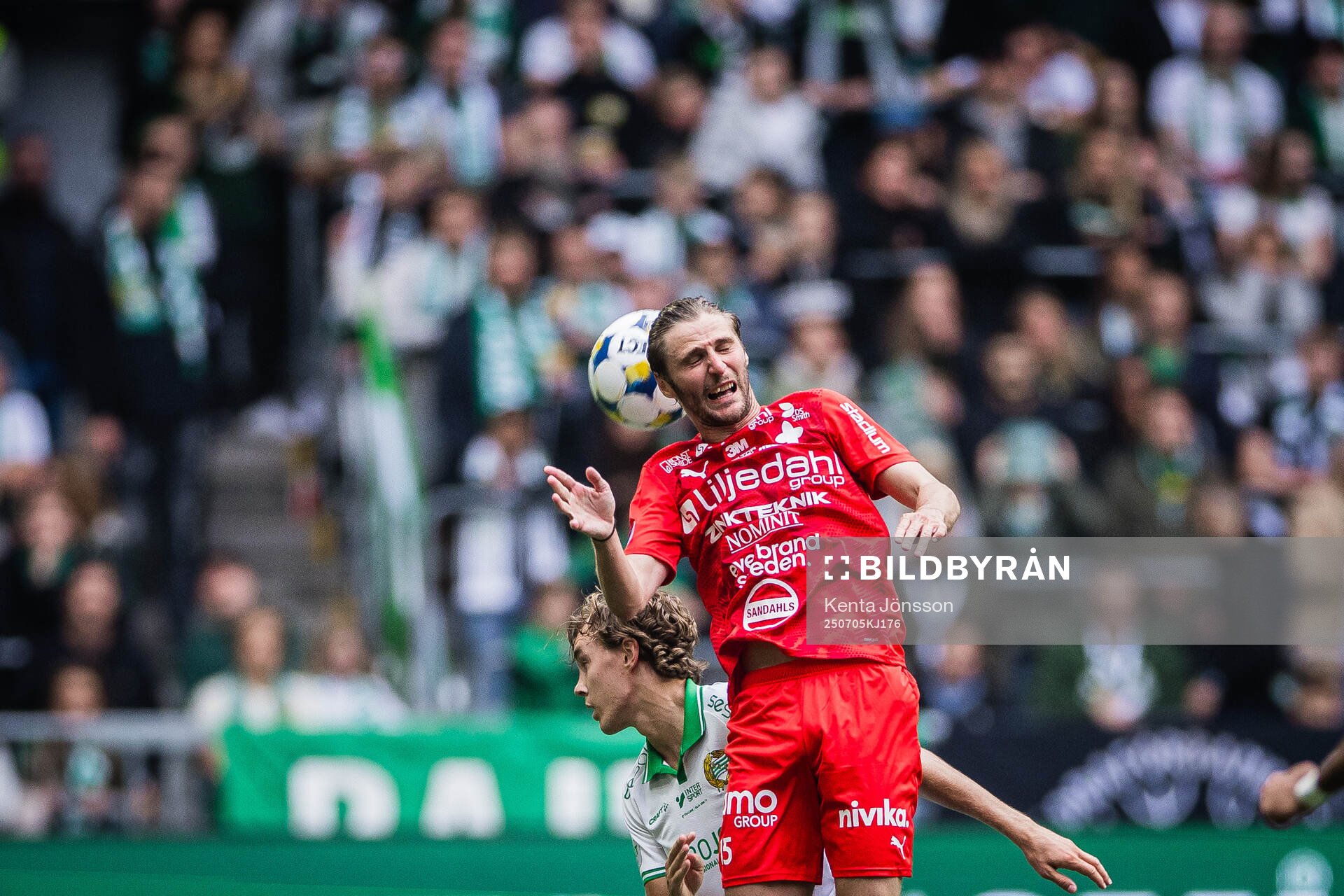 Värnamos Pawel Cibicki och Hammarbys Hampus Skoglund