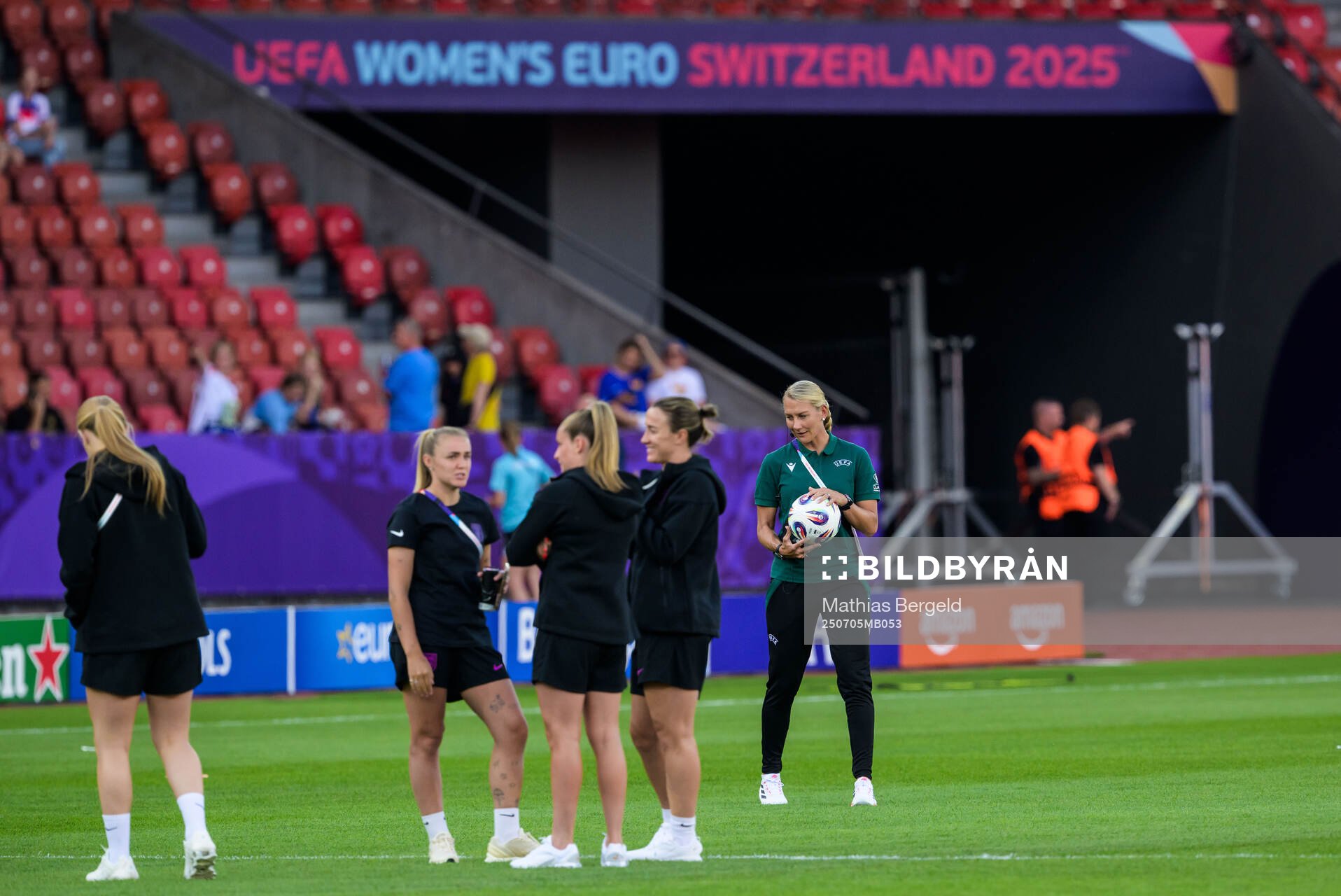 Referee Tess Olofsson