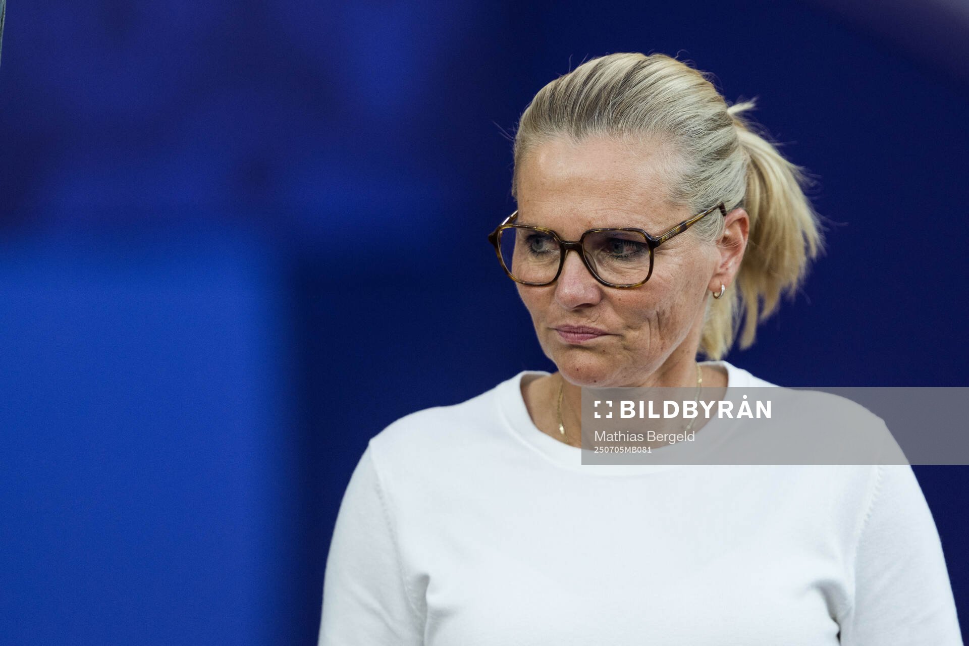 Head coach Sarina Wiegman of England ahead ofof the UEFA