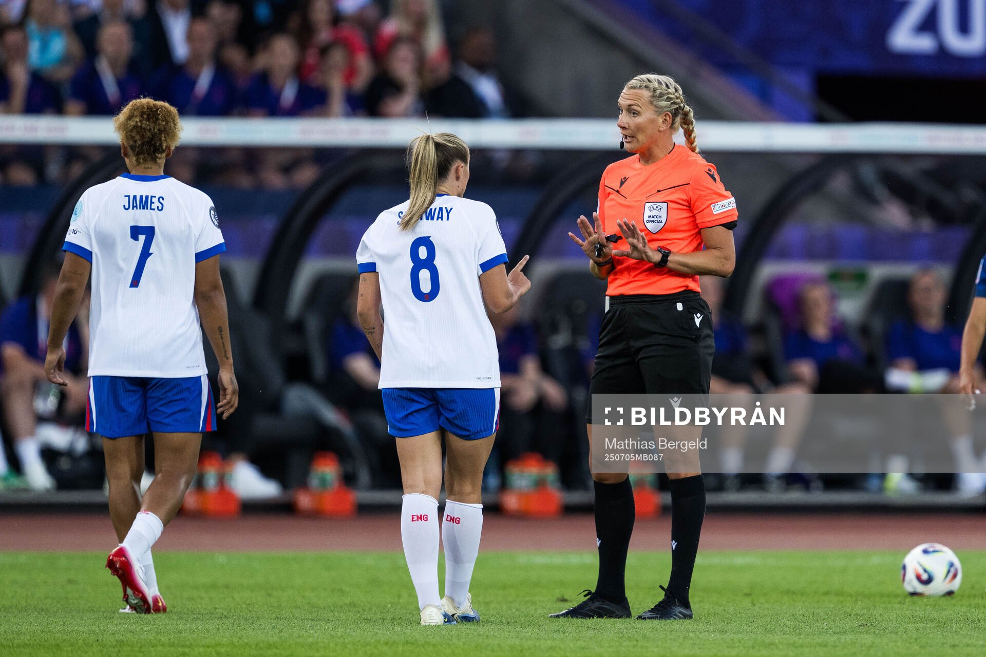 Georgia Stanway of England speaks to the referee Tess