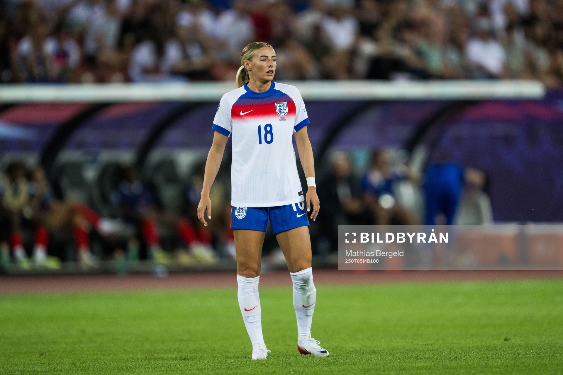 Chloe Kelly of England