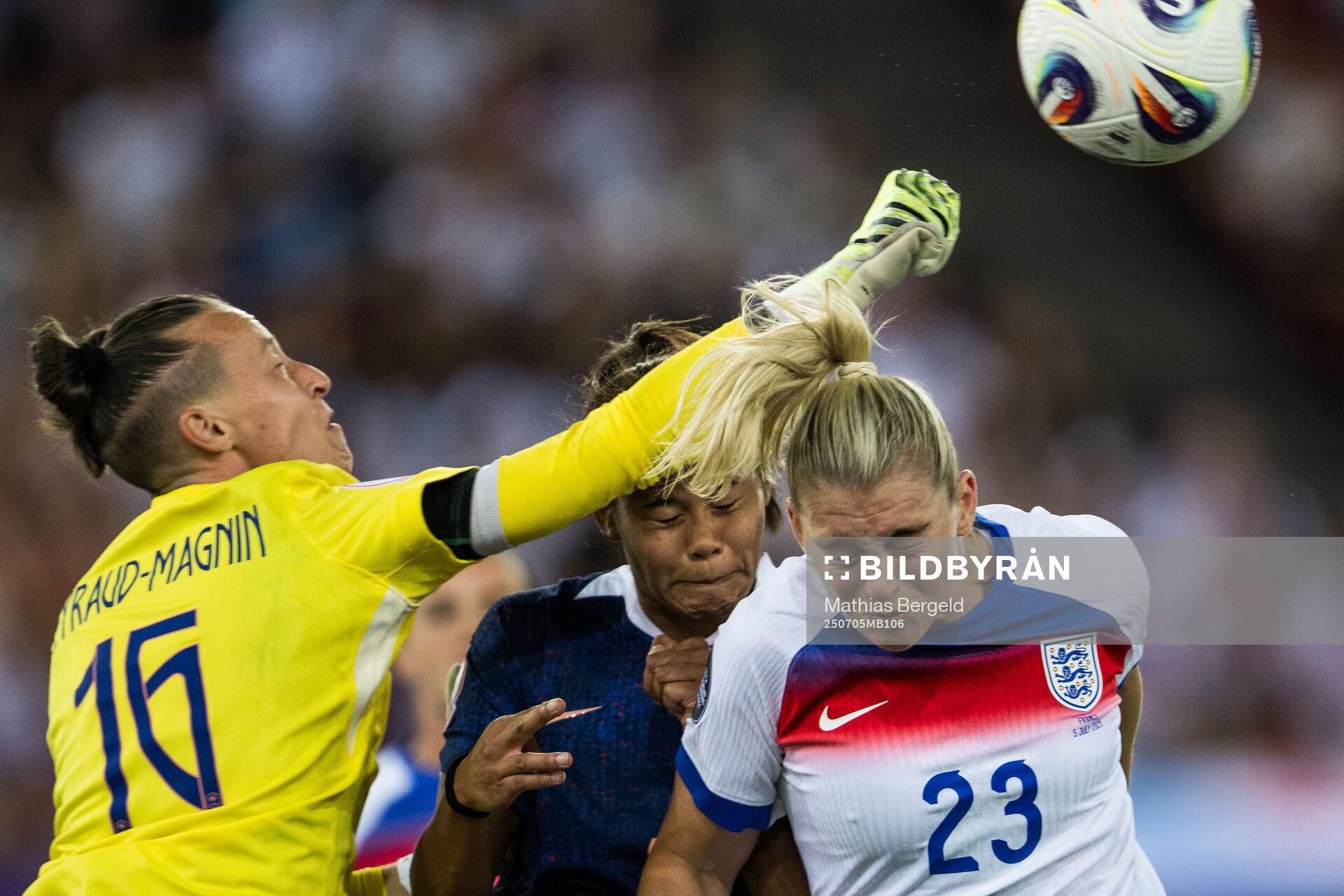 Goalkeeper Pauline Peyraud Magnin and Alice Sombath of