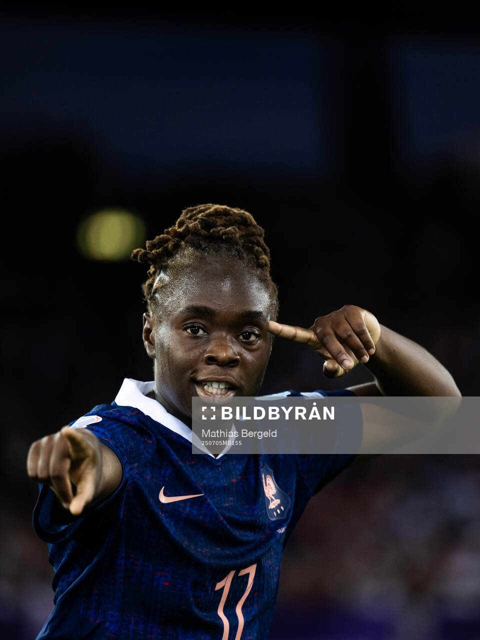 Sandy Baltimore of France celebrates