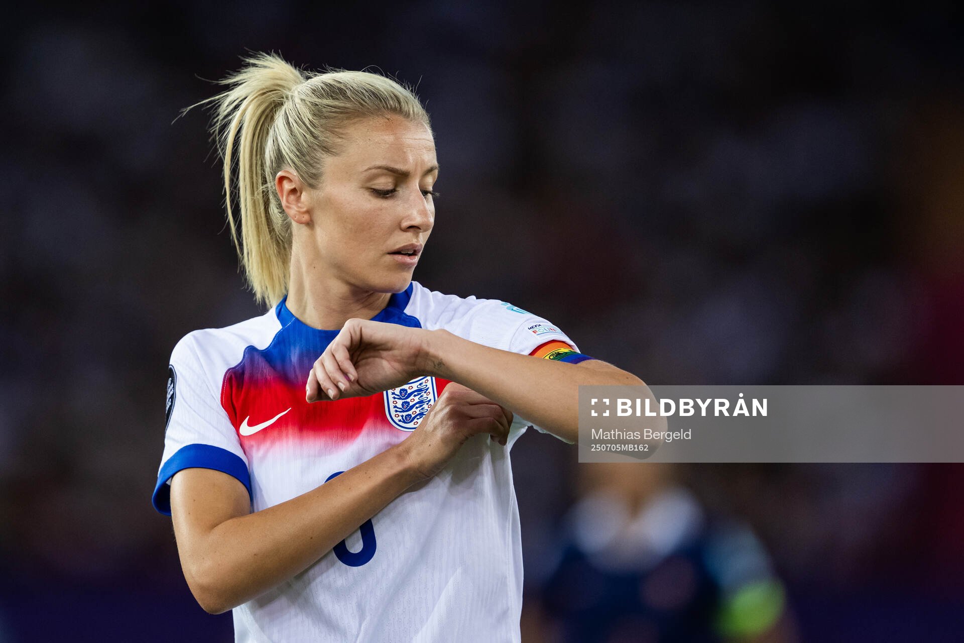 Leah Williamson of England