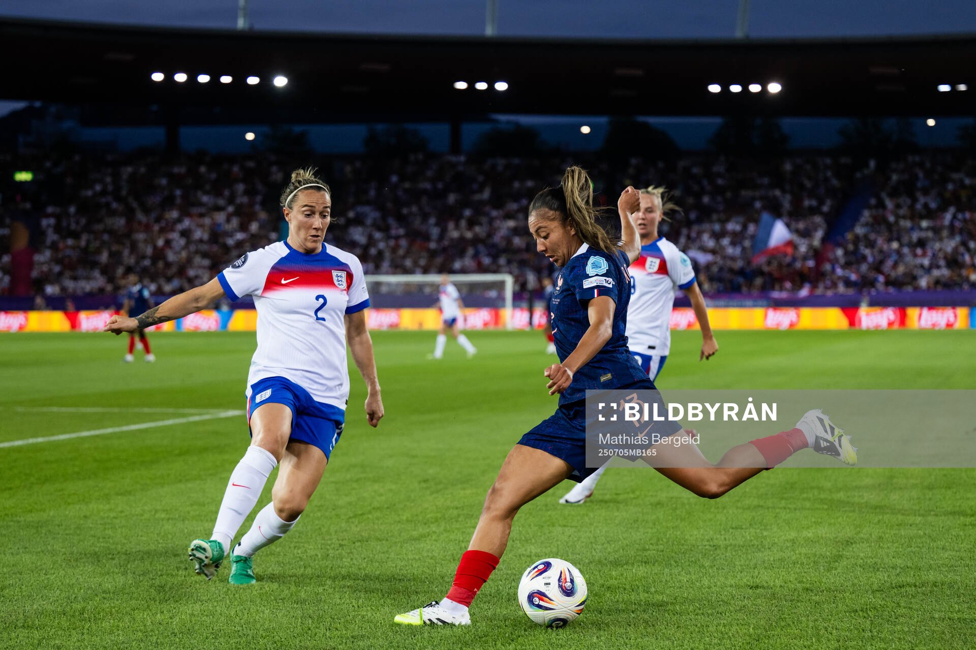 Lucy Bronze of England and Selma Bacha of France