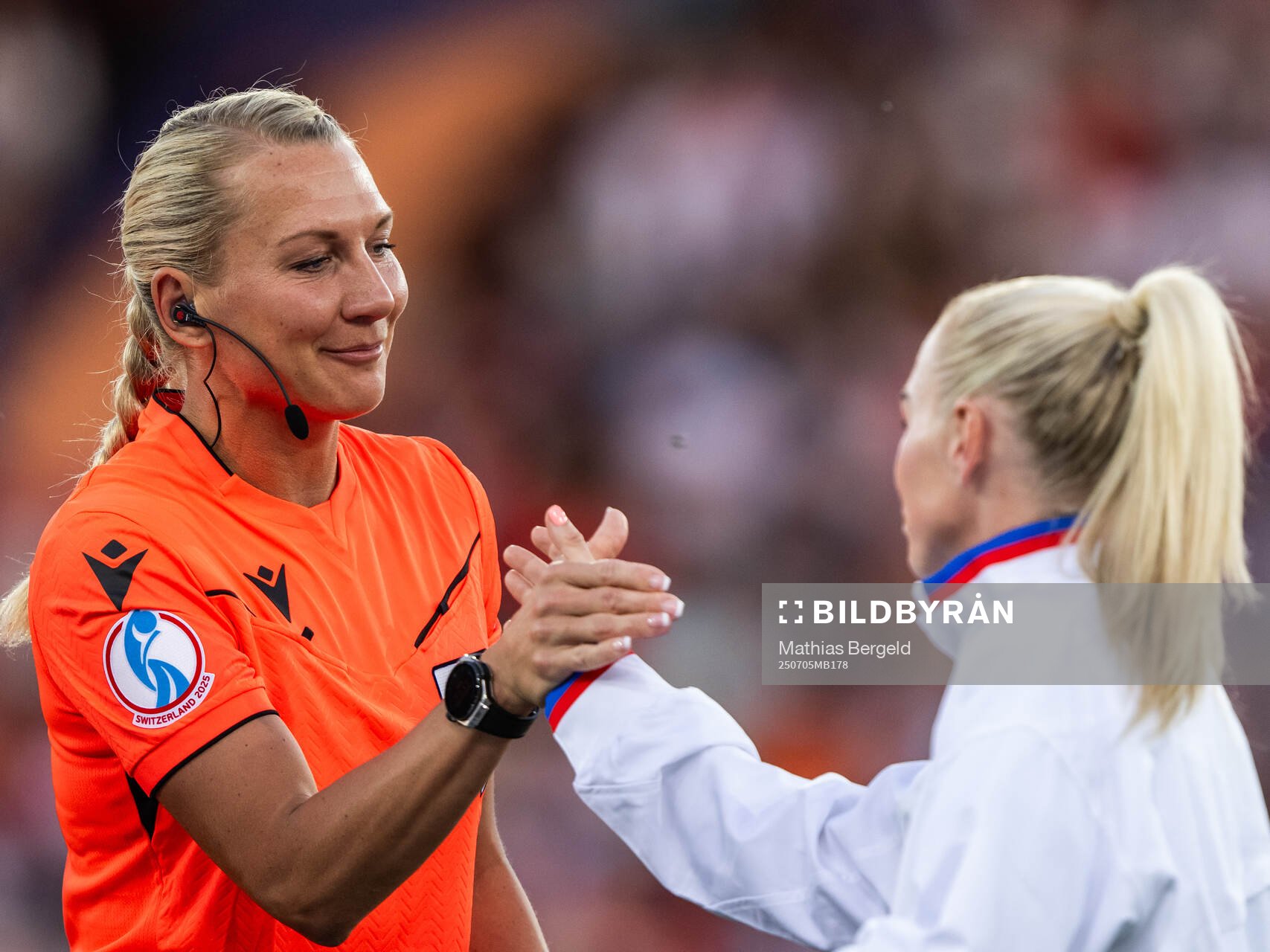 Referee Tess Olofsson