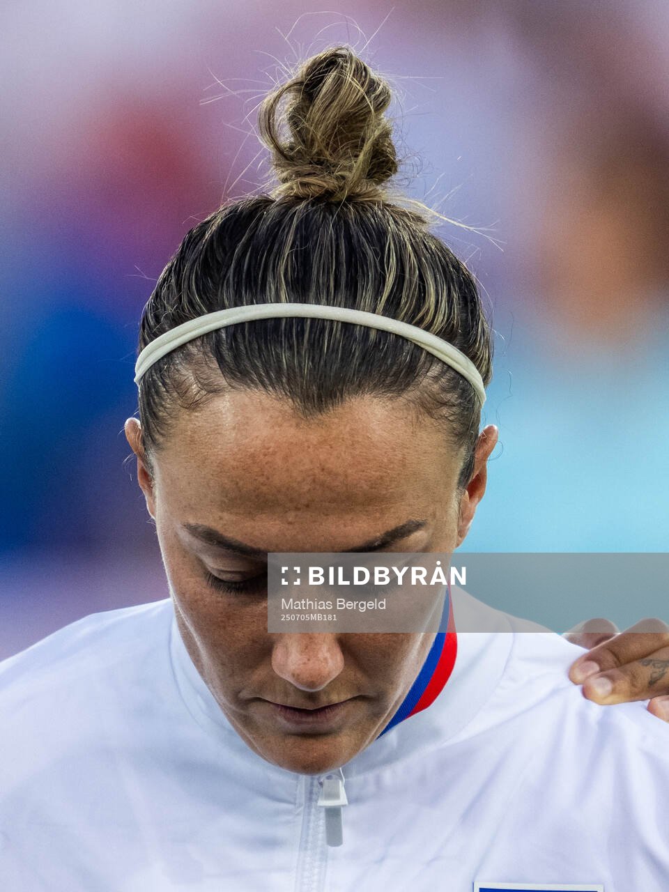Lucy Bronze of England