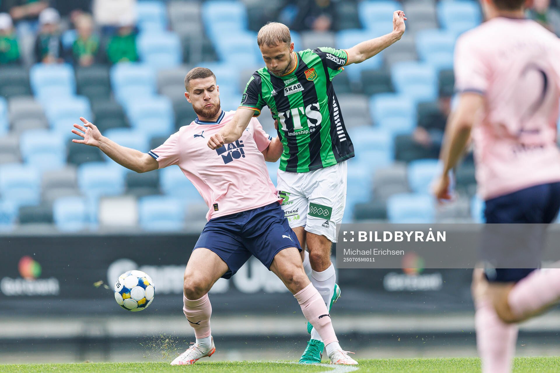Malmö FFs Gabriel Busanello och GAIS Gustav Lundgren