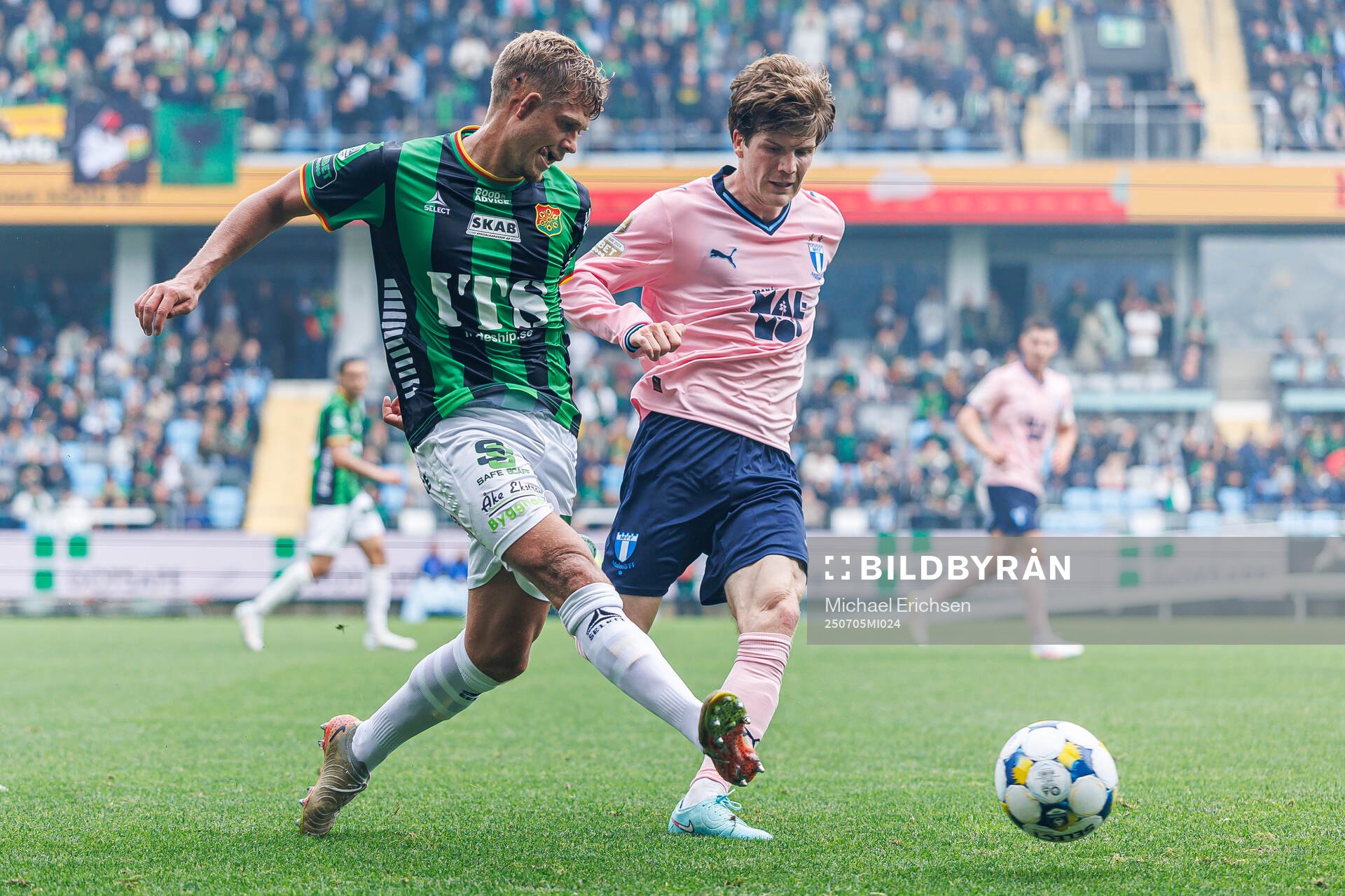 GAIS Kevin Holmén och Malmö FFs Oliver Berg