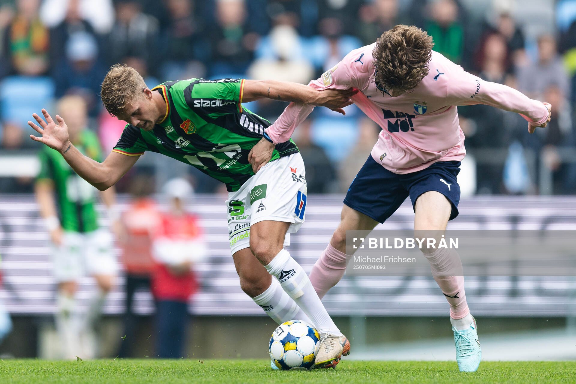 GAIS Kevin Holmén och Malmö FFs Oliver Berg
