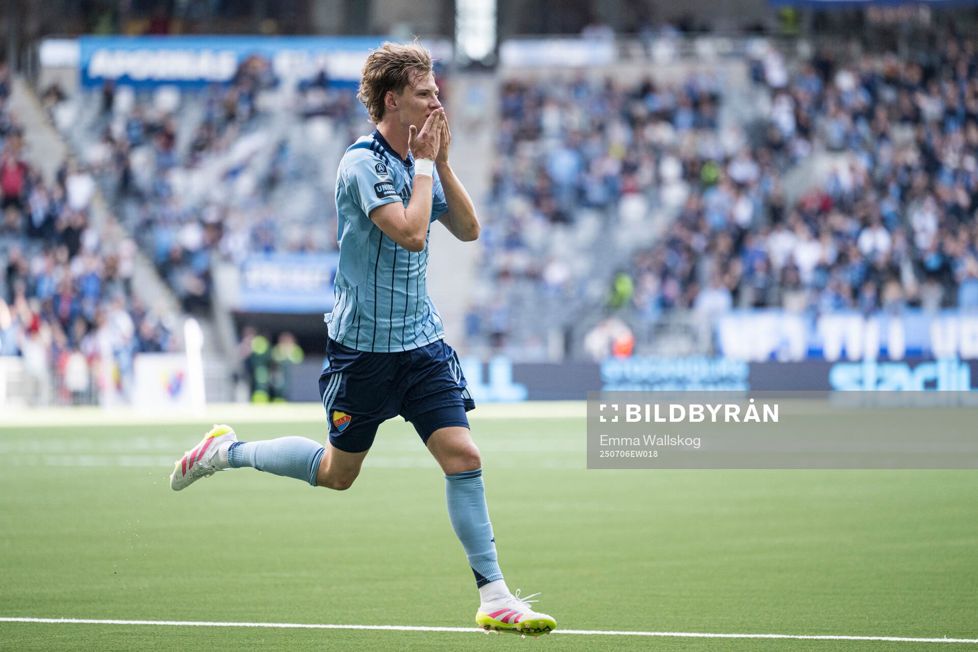 Djurgårdens August Priske Flyger jublar