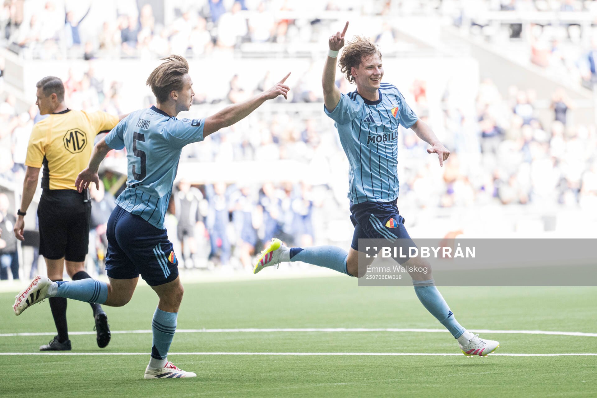 Djurgårdens August Priske Flyger jublar