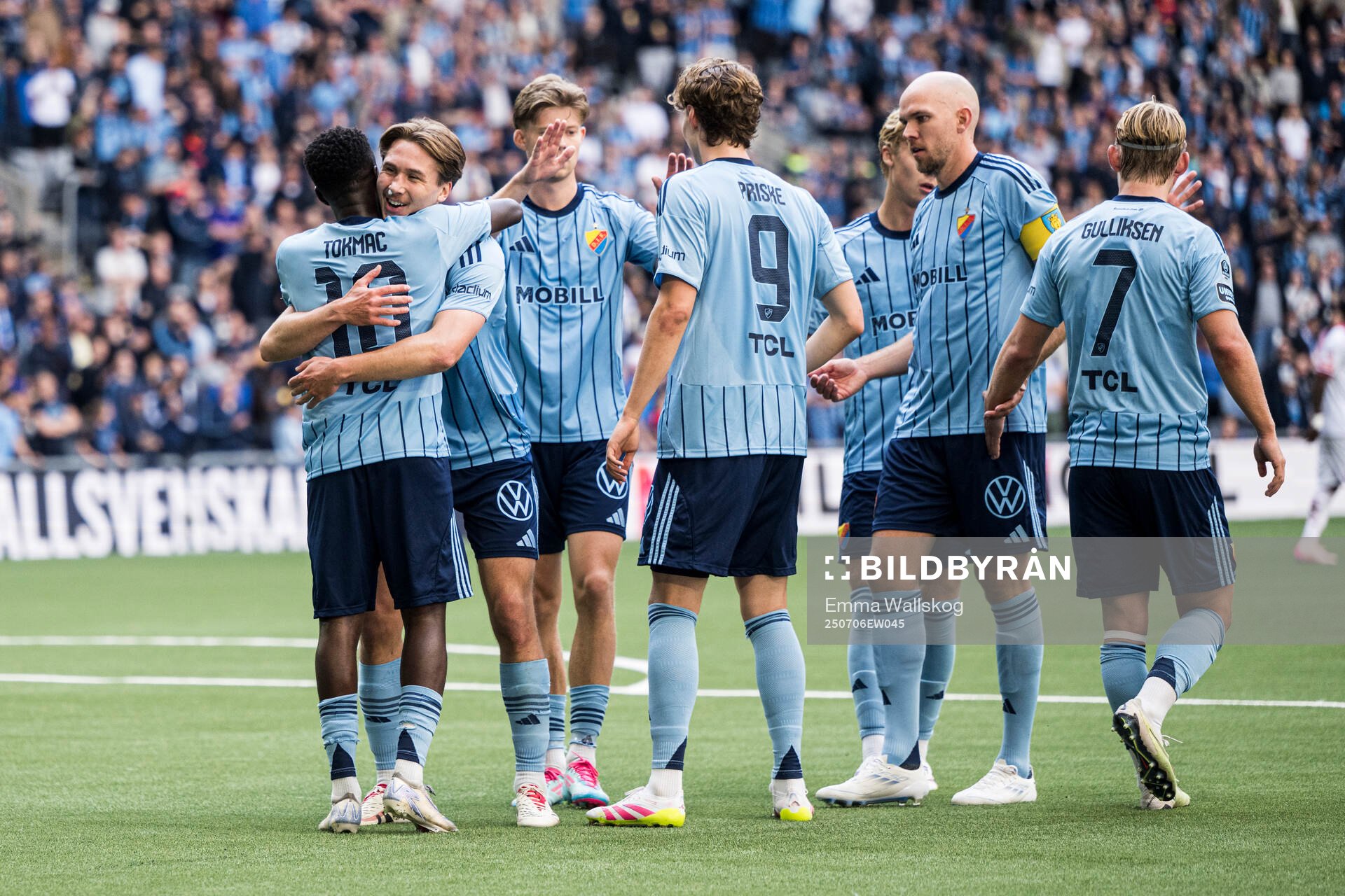 Djurgårdens Tokmac Nguen och Miro Tenho jublar