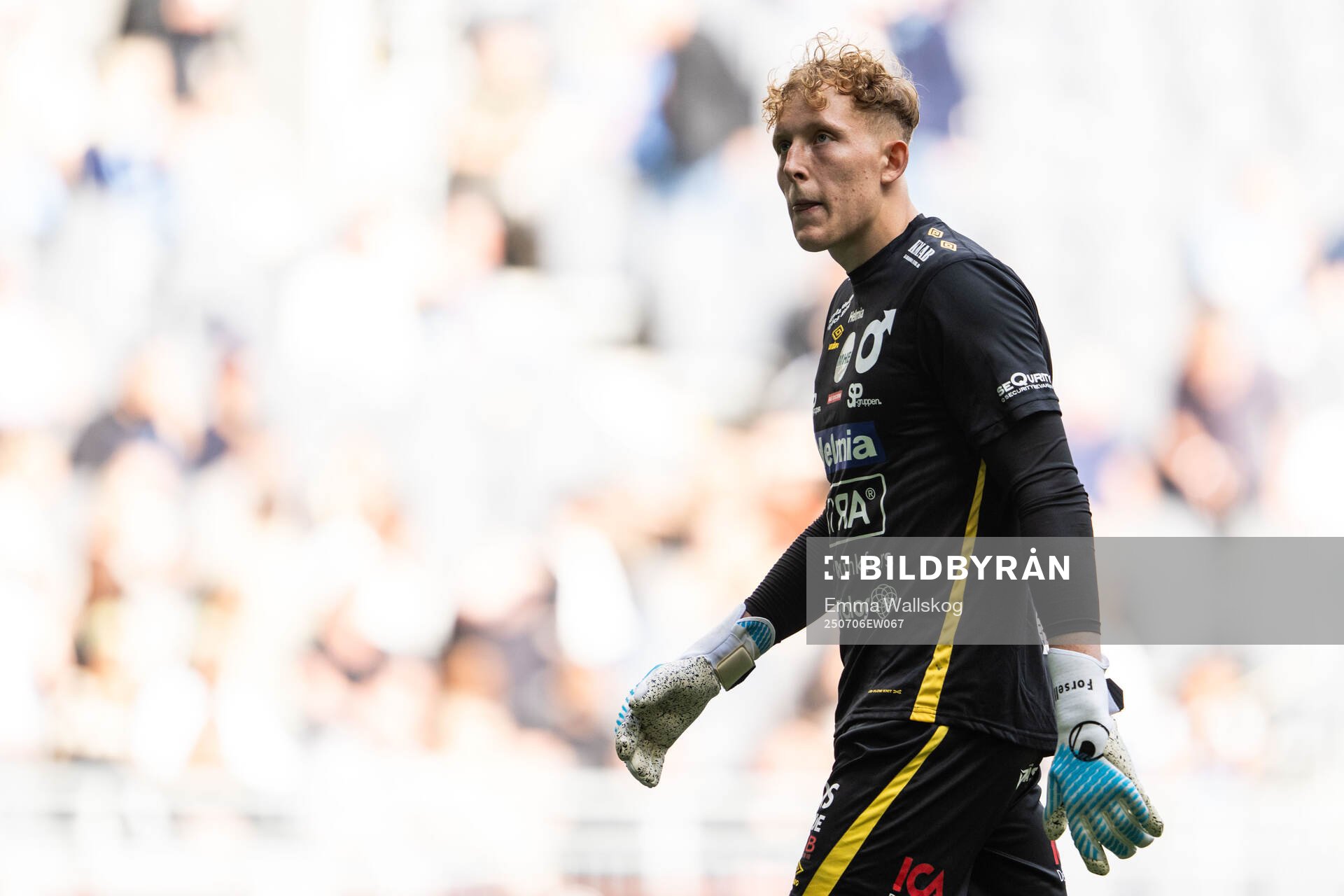 Degerfors målvakt Rasmus Forsell deppar