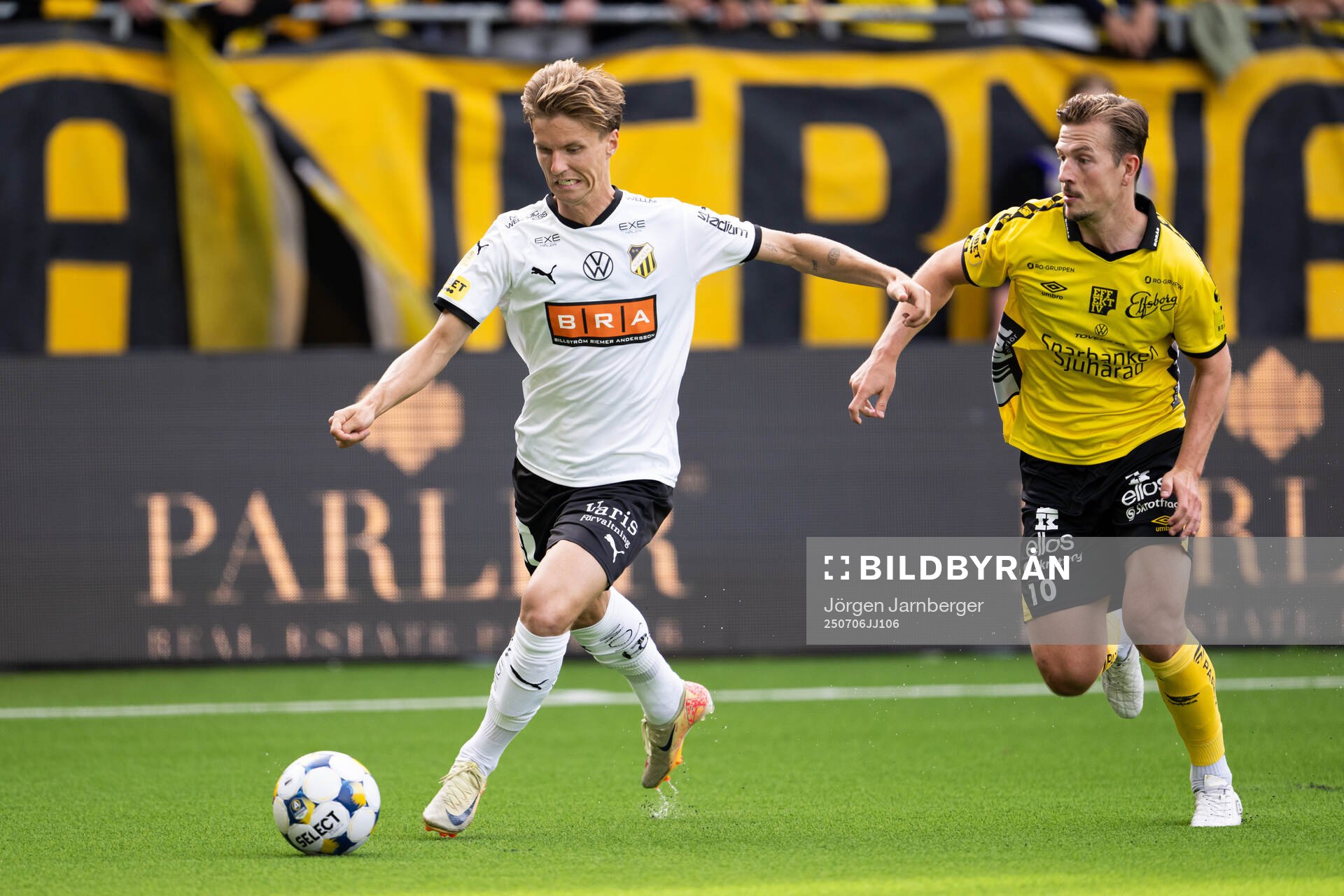 Häckens Samuel Leach Holm och Elfsborgs Simon Olsson